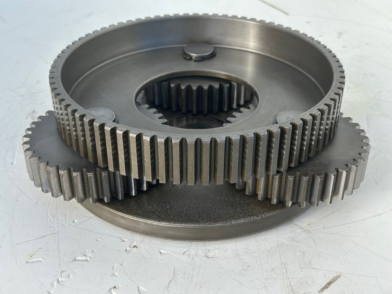 LIEBHERR Original Planetenträger ID-Nr.944171103 mit Planetenräder ID-Nr.944110603-ID-Nr.90201469 mit Lamellenträger ID-Nr.944112103. A900C,A944B,E942,LOS942,LOS944,P942,P944,R942,R944,R944B. #HRV# - Motor okretanja za Bager: slika LIEBHERR Original Planetenträger ID-Nr.944171103 mit Planetenräder ID-Nr.944110603-ID-Nr.90201469 mit Lamellenträger ID-Nr.944112103. A900C,A944B,E942,LOS942,LOS944,P942,P944,R942,R944,R944B. #HRV# - Motor okretanja za Bager LIEBHERR Original Planetenträger ID-Nr.944171103 mit Planetenräder ID-Nr.944110603-ID-Nr.90201469 mit Lamellenträger ID-Nr.944112103. A900C,A944B,E942,LOS942,LOS944,P942,P944,R942,R944,R944B. #HRV# - Motor okretanja za Bager: slika LIEBHERR Original Planetenträger ID-Nr.944171103 mit Planetenräder ID-Nr.944110603-ID-Nr.90201469 mit Lamellenträger ID-Nr.944112103. A900C,A944B,E942,LOS942,LOS944,P942,P944,R942,R944,R944B. #HRV# - Motor okretanja za Bager