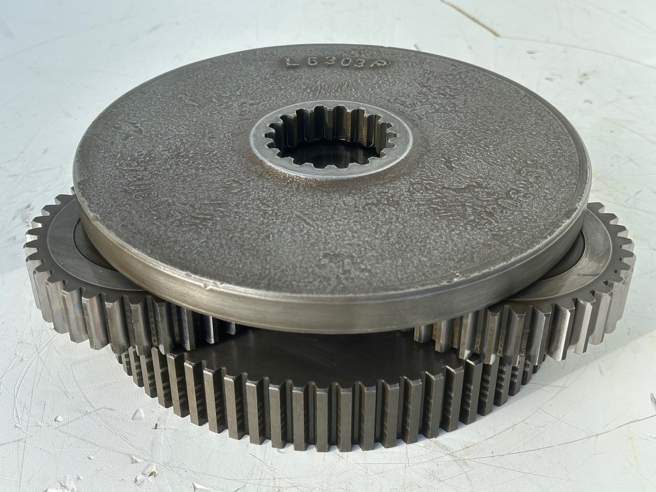 LIEBHERR Original Planetenträger ID-Nr.944171103 mit Planetenräder ID-Nr.944110603-ID-Nr.90201469 mit Lamellenträger ID-Nr.944112103. A900C,A944B,E942,LOS942,LOS944,P942,P944,R942,R944,R944B. #HRV# - Motor okretanja za Bager: slika LIEBHERR Original Planetenträger ID-Nr.944171103 mit Planetenräder ID-Nr.944110603-ID-Nr.90201469 mit Lamellenträger ID-Nr.944112103. A900C,A944B,E942,LOS942,LOS944,P942,P944,R942,R944,R944B. #HRV# - Motor okretanja za Bager LIEBHERR Original Planetenträger ID-Nr.944171103 mit Planetenräder ID-Nr.944110603-ID-Nr.90201469 mit Lamellenträger ID-Nr.944112103. A900C,A944B,E942,LOS942,LOS944,P942,P944,R942,R944,R944B. #HRV# - Motor okretanja za Bager: slika LIEBHERR Original Planetenträger ID-Nr.944171103 mit Planetenräder ID-Nr.944110603-ID-Nr.90201469 mit Lamellenträger ID-Nr.944112103. A900C,A944B,E942,LOS942,LOS944,P942,P944,R942,R944,R944B. #HRV# - Motor okretanja za Bager