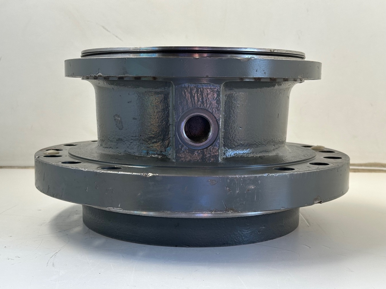 Liebherr Abtriebswellengehäuse ID-Nr.90208566 inkl. beiden Kegelrollenlager ID-Nr.10030908 - ID-Nr.761001903. LH40, LH50, R926, R928, R930. #90208566.1903# - Mjenjač i dijelovi za Građevinski strojevi: slika Liebherr Abtriebswellengehäuse ID-Nr.90208566 inkl. beiden Kegelrollenlager ID-Nr.10030908 - ID-Nr.761001903. LH40, LH50, R926, R928, R930. #90208566.1903# - Mjenjač i dijelovi za Građevinski strojevi Liebherr Abtriebswellengehäuse ID-Nr.90208566 inkl. beiden Kegelrollenlager ID-Nr.10030908 - ID-Nr.761001903. LH40, LH50, R926, R928, R930. #90208566.1903# - Mjenjač i dijelovi za Građevinski strojevi: slika Liebherr Abtriebswellengehäuse ID-Nr.90208566 inkl. beiden Kegelrollenlager ID-Nr.10030908 - ID-Nr.761001903. LH40, LH50, R926, R928, R930. #90208566.1903# - Mjenjač i dijelovi za Građevinski strojevi