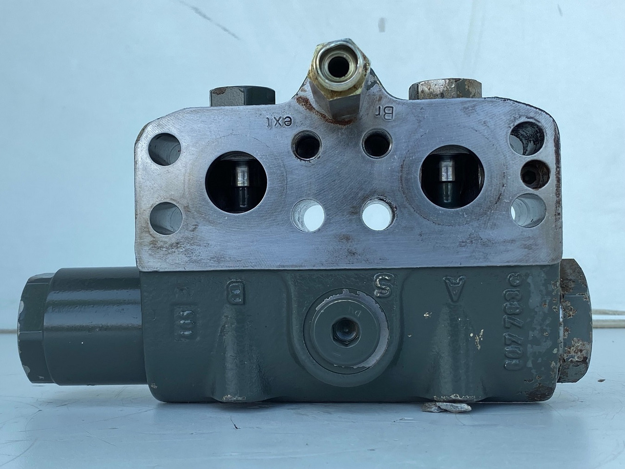 Liebherr Bremsventil ID-Nr.10471957. LOS914, LOS924, R902, R904, R912, R914, R922, R924, R924 COMP, R924 COMPA. #STM20.05## - Reduktor pogona za Bager gusjeničar: slika Liebherr Bremsventil ID-Nr.10471957. LOS914, LOS924, R902, R904, R912, R914, R922, R924, R924 COMP, R924 COMPA. #STM20.05## - Reduktor pogona za Bager gusjeničar Liebherr Bremsventil ID-Nr.10471957. LOS914, LOS924, R902, R904, R912, R914, R922, R924, R924 COMP, R924 COMPA. #STM20.05## - Reduktor pogona za Bager gusjeničar: slika Liebherr Bremsventil ID-Nr.10471957. LOS914, LOS924, R902, R904, R912, R914, R922, R924, R924 COMP, R924 COMPA. #STM20.05## - Reduktor pogona za Bager gusjeničar