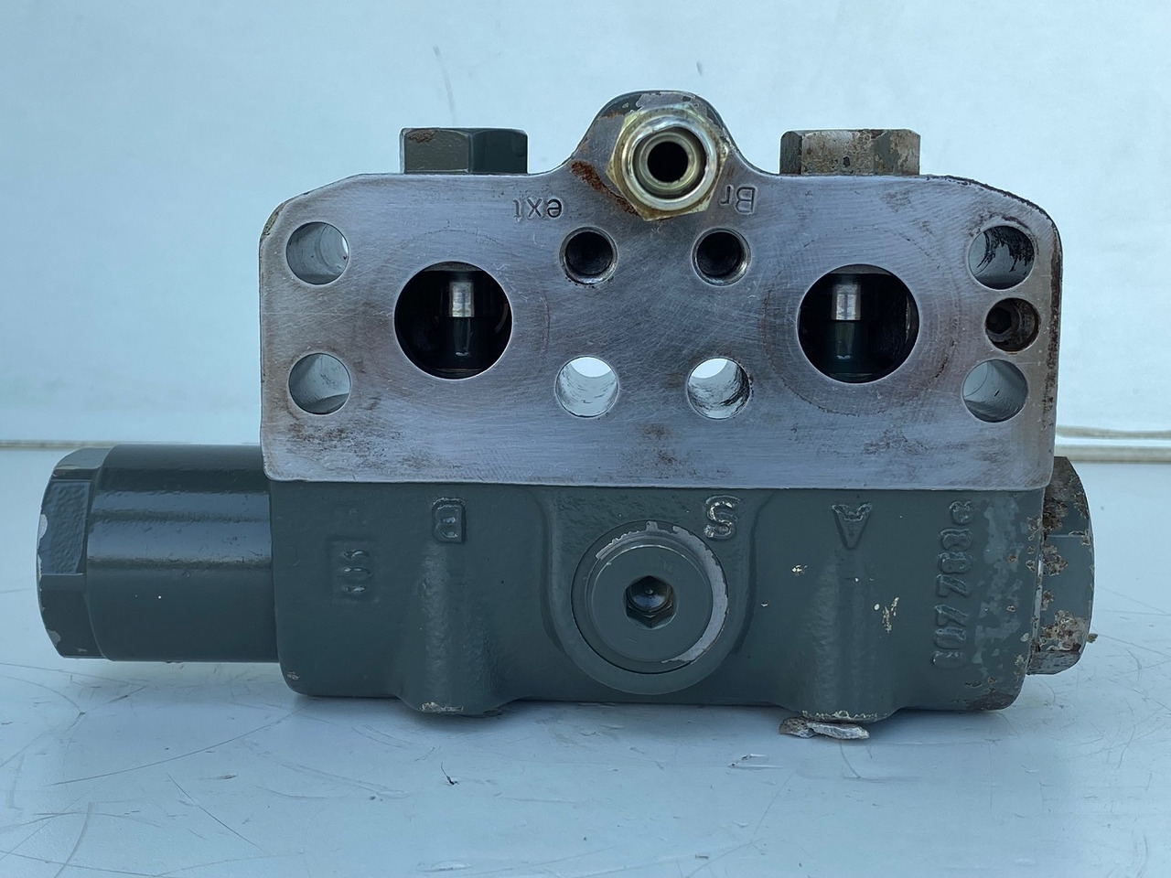 Liebherr Bremsventil ID-Nr.10471957. LOS914, LOS924, R902, R904, R912, R914, R922, R924, R924 COMP, R924 COMPA. #STM20.05## - Reduktor pogona za Bager gusjeničar: slika Liebherr Bremsventil ID-Nr.10471957. LOS914, LOS924, R902, R904, R912, R914, R922, R924, R924 COMP, R924 COMPA. #STM20.05## - Reduktor pogona za Bager gusjeničar Liebherr Bremsventil ID-Nr.10471957. LOS914, LOS924, R902, R904, R912, R914, R922, R924, R924 COMP, R924 COMPA. #STM20.05## - Reduktor pogona za Bager gusjeničar: slika Liebherr Bremsventil ID-Nr.10471957. LOS914, LOS924, R902, R904, R912, R914, R922, R924, R924 COMP, R924 COMPA. #STM20.05## - Reduktor pogona za Bager gusjeničar