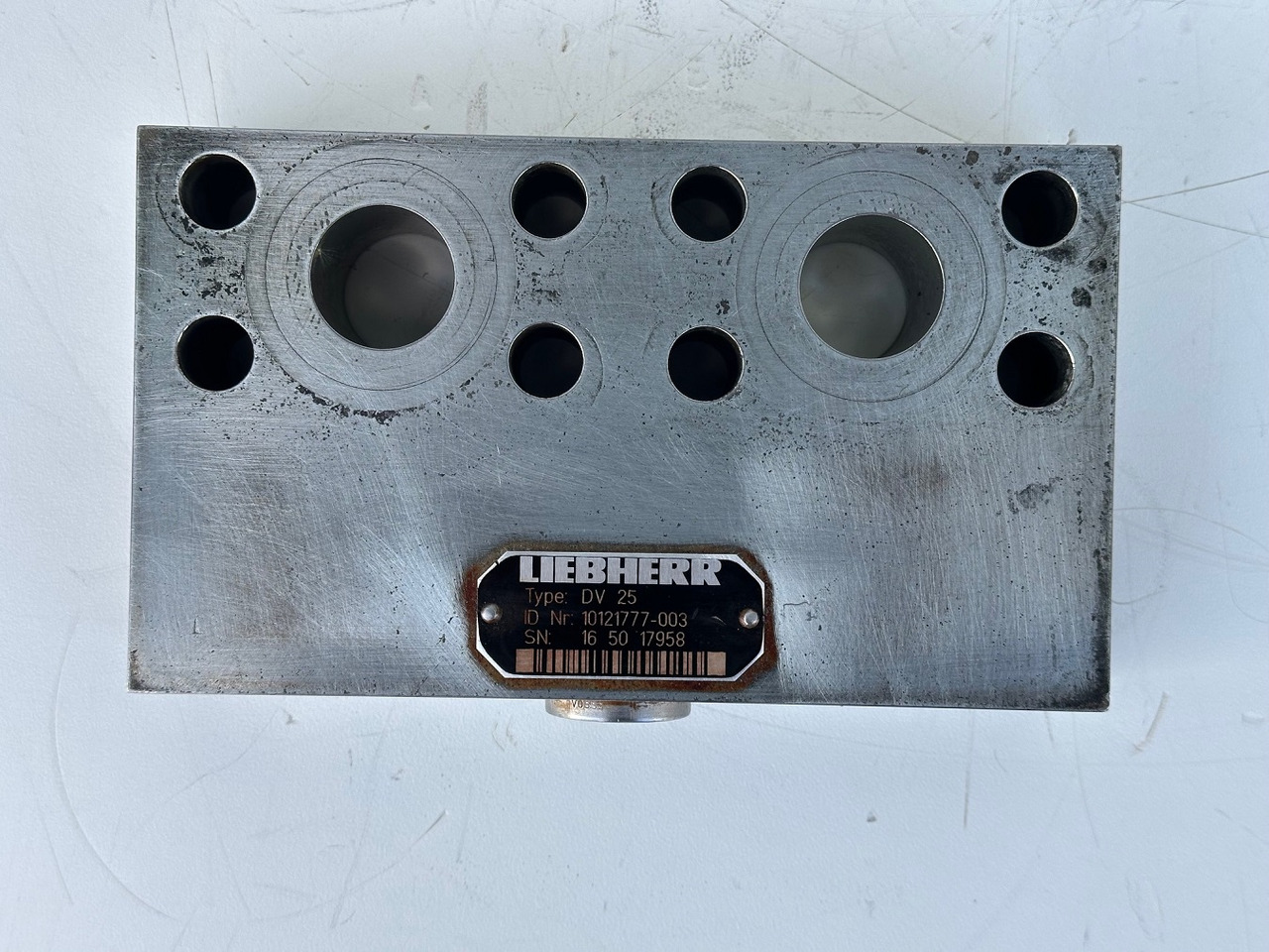 Liebherr Dämpfungsventil ID-Nr.10121777. P924 COMP, P926, R926, R916, R922, R924 COMP, R924, R926 COMP, R926, R930, R936, R946, R950 T, R960 T. #10121777.43199# - Motor okretanja za Građevinski strojevi: slika Liebherr Dämpfungsventil ID-Nr.10121777. P924 COMP, P926, R926, R916, R922, R924 COMP, R924, R926 COMP, R926, R930, R936, R946, R950 T, R960 T. #10121777.43199# - Motor okretanja za Građevinski strojevi Liebherr Dämpfungsventil ID-Nr.10121777. P924 COMP, P926, R926, R916, R922, R924 COMP, R924, R926 COMP, R926, R930, R936, R946, R950 T, R960 T. #10121777.43199# - Motor okretanja za Građevinski strojevi: slika Liebherr Dämpfungsventil ID-Nr.10121777. P924 COMP, P926, R926, R916, R922, R924 COMP, R924, R926 COMP, R926, R930, R936, R946, R950 T, R960 T. #10121777.43199# - Motor okretanja za Građevinski strojevi