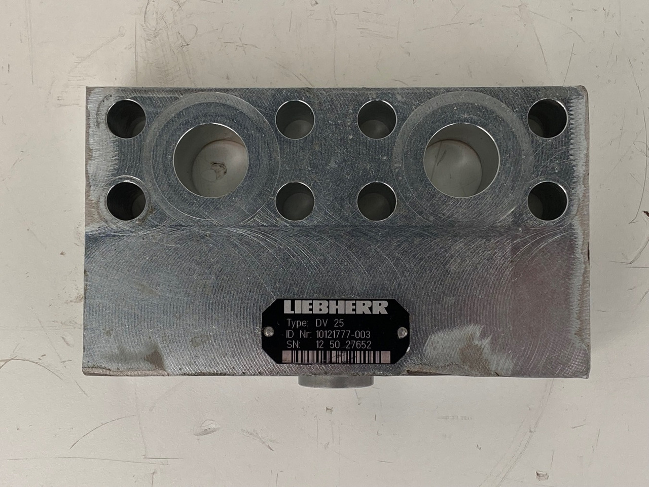 Liebherr Dämpfungsventil ID-Nr.10121777. P924 COMP, P926, R926, R916, R922, R924 COMP, R924, R926 COMP, R926, R930, R936, R946, R950 T, R960 T. #DÄ27652# - Motor okretanja za Bager: slika Liebherr Dämpfungsventil ID-Nr.10121777. P924 COMP, P926, R926, R916, R922, R924 COMP, R924, R926 COMP, R926, R930, R936, R946, R950 T, R960 T. #DÄ27652# - Motor okretanja za Bager Liebherr Dämpfungsventil ID-Nr.10121777. P924 COMP, P926, R926, R916, R922, R924 COMP, R924, R926 COMP, R926, R930, R936, R946, R950 T, R960 T. #DÄ27652# - Motor okretanja za Bager: slika Liebherr Dämpfungsventil ID-Nr.10121777. P924 COMP, P926, R926, R916, R922, R924 COMP, R924, R926 COMP, R926, R930, R936, R946, R950 T, R960 T. #DÄ27652# - Motor okretanja za Bager