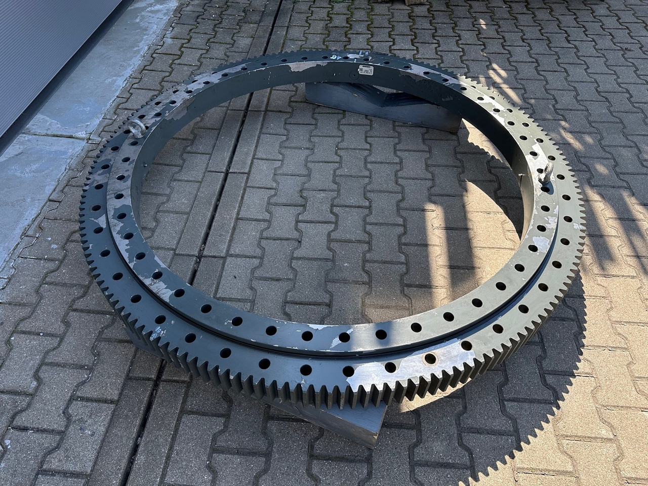 Liebherr Drehkranz - Kugeldrehverbindung Typ:KUD138 VA 002. ID-Nr.982757001. #159.10118# - Okretni prsten za Građevinski strojevi: slika Liebherr Drehkranz - Kugeldrehverbindung Typ:KUD138 VA 002. ID-Nr.982757001. #159.10118# - Okretni prsten za Građevinski strojevi Liebherr Drehkranz - Kugeldrehverbindung Typ:KUD138 VA 002. ID-Nr.982757001. #159.10118# - Okretni prsten za Građevinski strojevi: slika Liebherr Drehkranz - Kugeldrehverbindung Typ:KUD138 VA 002. ID-Nr.982757001. #159.10118# - Okretni prsten za Građevinski strojevi