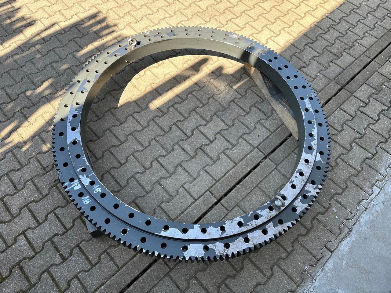 Liebherr Drehkranz - Kugeldrehverbindung Typ:KUD138 VA 002. ID-Nr.982757001. #159.10118# - Okretni prsten za Građevinski strojevi: slika Liebherr Drehkranz - Kugeldrehverbindung Typ:KUD138 VA 002. ID-Nr.982757001. #159.10118# - Okretni prsten za Građevinski strojevi Liebherr Drehkranz - Kugeldrehverbindung Typ:KUD138 VA 002. ID-Nr.982757001. #159.10118# - Okretni prsten za Građevinski strojevi: slika Liebherr Drehkranz - Kugeldrehverbindung Typ:KUD138 VA 002. ID-Nr.982757001. #159.10118# - Okretni prsten za Građevinski strojevi