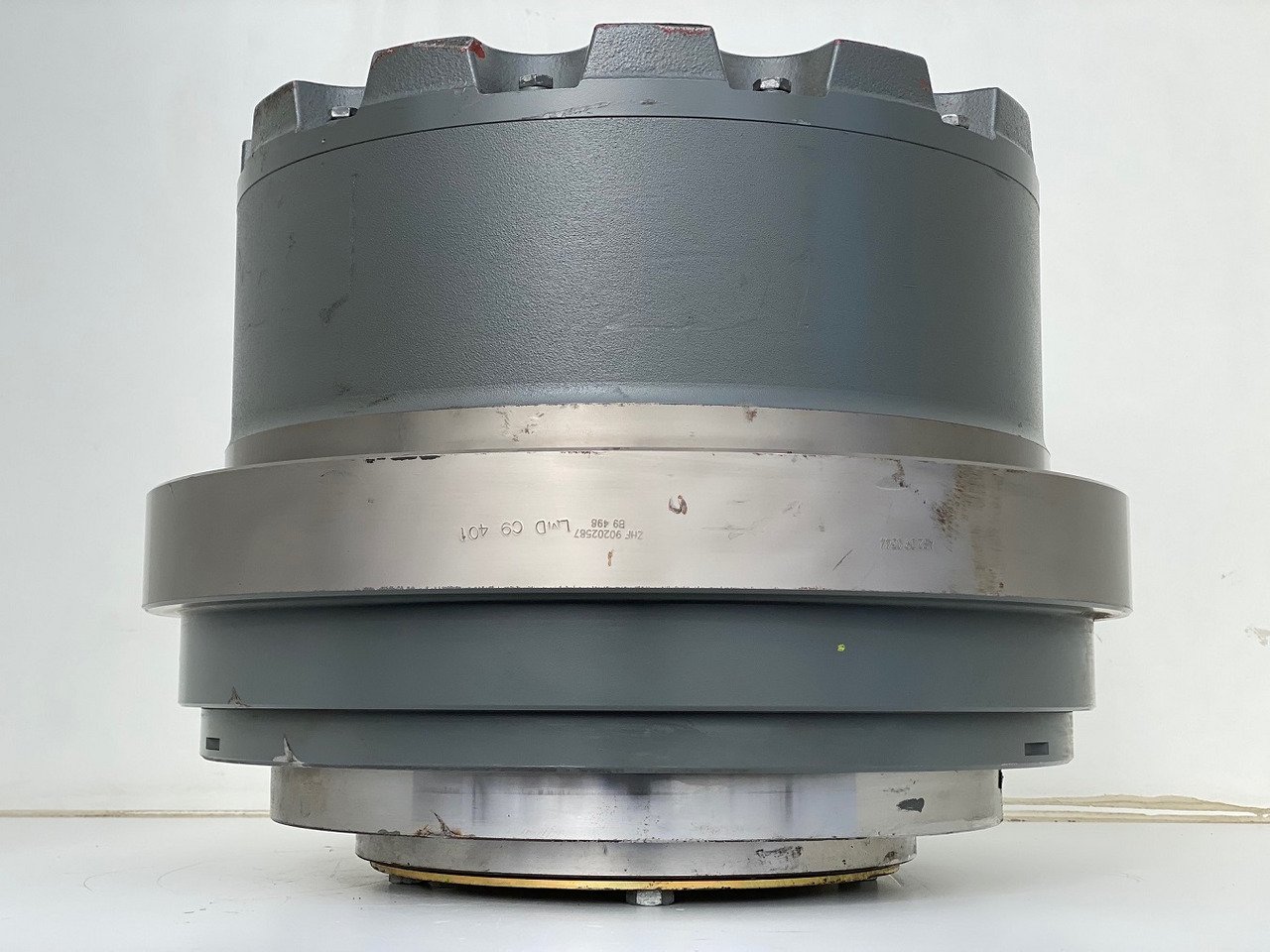 Liebherr Fahrantrieb FAT450P123, ID-Nr.90202516 - ID-Nr.90202517. LOS954, R940, R946, R950, R954, R956. #159-04# - Reduktor pogona za Bager gusjeničar: slika Liebherr Fahrantrieb FAT450P123, ID-Nr.90202516 - ID-Nr.90202517. LOS954, R940, R946, R950, R954, R956. #159-04# - Reduktor pogona za Bager gusjeničar Liebherr Fahrantrieb FAT450P123, ID-Nr.90202516 - ID-Nr.90202517. LOS954, R940, R946, R950, R954, R956. #159-04# - Reduktor pogona za Bager gusjeničar: slika Liebherr Fahrantrieb FAT450P123, ID-Nr.90202516 - ID-Nr.90202517. LOS954, R940, R946, R950, R954, R956. #159-04# - Reduktor pogona za Bager gusjeničar