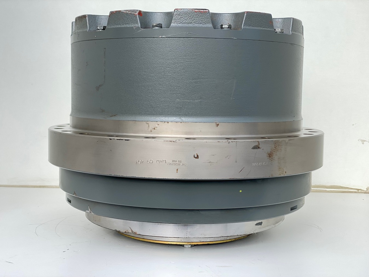 Liebherr Fahrantrieb FAT450P123, ID-Nr.90202516 - ID-Nr.90202517. LOS954, R940, R946, R950, R954, R956. #159-04# - Reduktor pogona za Bager gusjeničar: slika Liebherr Fahrantrieb FAT450P123, ID-Nr.90202516 - ID-Nr.90202517. LOS954, R940, R946, R950, R954, R956. #159-04# - Reduktor pogona za Bager gusjeničar Liebherr Fahrantrieb FAT450P123, ID-Nr.90202516 - ID-Nr.90202517. LOS954, R940, R946, R950, R954, R956. #159-04# - Reduktor pogona za Bager gusjeničar: slika Liebherr Fahrantrieb FAT450P123, ID-Nr.90202516 - ID-Nr.90202517. LOS954, R940, R946, R950, R954, R956. #159-04# - Reduktor pogona za Bager gusjeničar