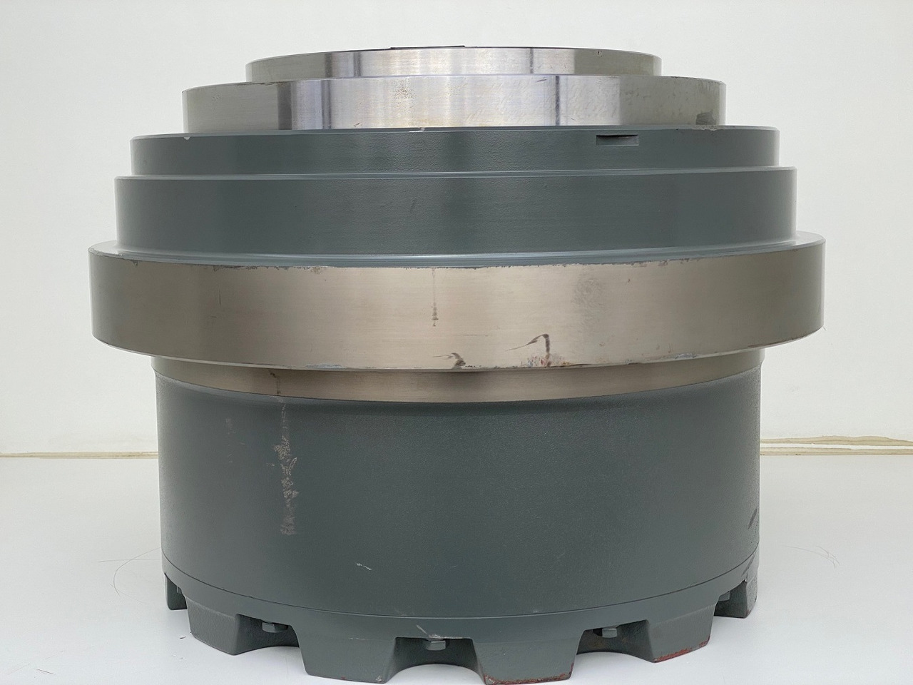 Liebherr Fahrantrieb FAT450P135, ID-Nr.90211932 - ID-Nr.90211933. ER944, R940, R944, R945, R946, R950, R960 T. #159-03# - Reduktor pogona za Bager gusjeničar: slika Liebherr Fahrantrieb FAT450P135, ID-Nr.90211932 - ID-Nr.90211933. ER944, R940, R944, R945, R946, R950, R960 T. #159-03# - Reduktor pogona za Bager gusjeničar Liebherr Fahrantrieb FAT450P135, ID-Nr.90211932 - ID-Nr.90211933. ER944, R940, R944, R945, R946, R950, R960 T. #159-03# - Reduktor pogona za Bager gusjeničar: slika Liebherr Fahrantrieb FAT450P135, ID-Nr.90211932 - ID-Nr.90211933. ER944, R940, R944, R945, R946, R950, R960 T. #159-03# - Reduktor pogona za Bager gusjeničar