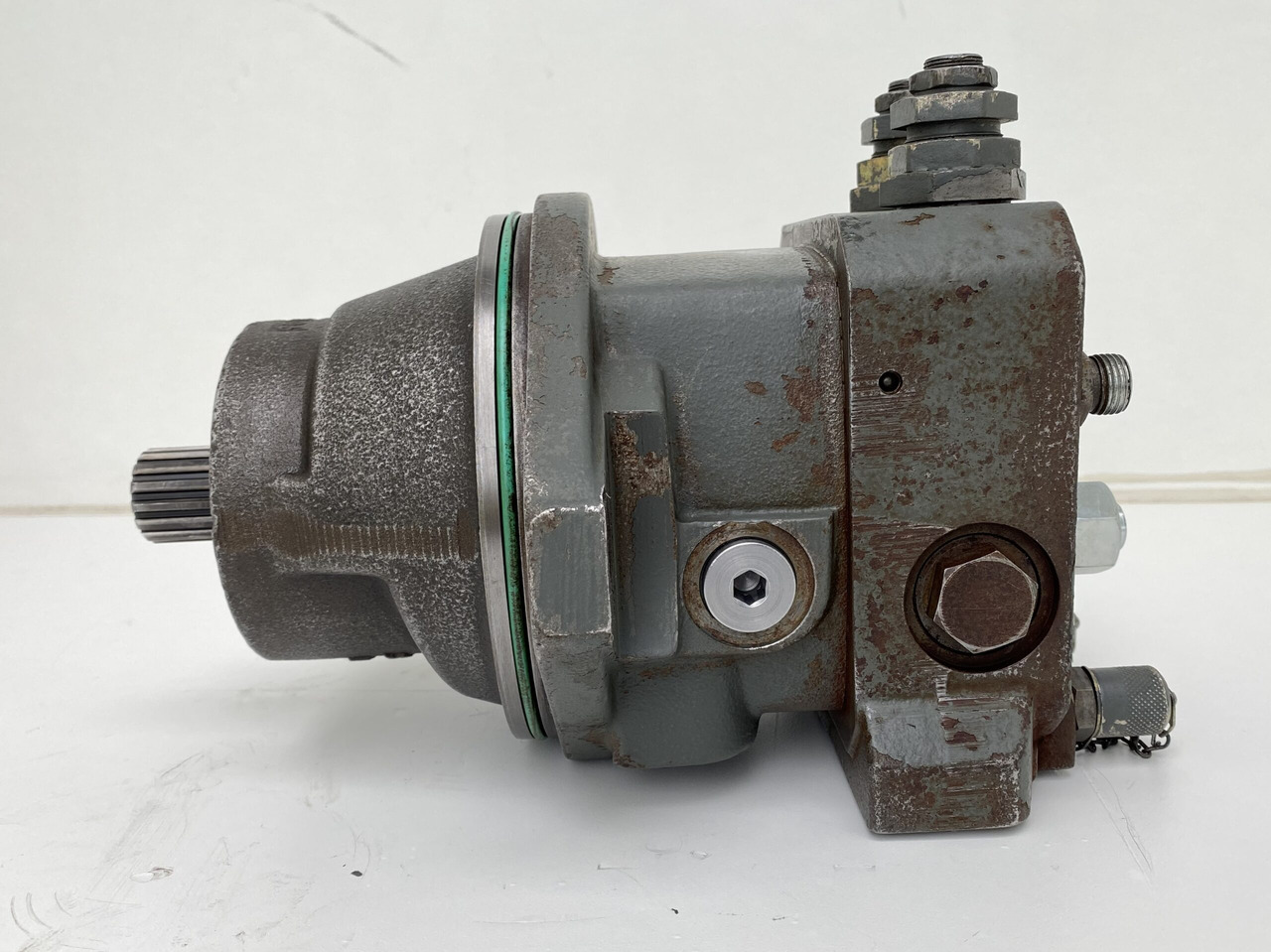 Liebherr Hydraulikeinbaumotor FMF045. ID-Nr.9075181 - ID-Nr.10125041. A309, A311, A312, A314, A316, A900, A904, A918, R313, R317, R900, R904. #22595# - Hidraulični motor za Građevinski strojevi: slika Liebherr Hydraulikeinbaumotor FMF045. ID-Nr.9075181 - ID-Nr.10125041. A309, A311, A312, A314, A316, A900, A904, A918, R313, R317, R900, R904. #22595# - Hidraulični motor za Građevinski strojevi Liebherr Hydraulikeinbaumotor FMF045. ID-Nr.9075181 - ID-Nr.10125041. A309, A311, A312, A314, A316, A900, A904, A918, R313, R317, R900, R904. #22595# - Hidraulični motor za Građevinski strojevi: slika Liebherr Hydraulikeinbaumotor FMF045. ID-Nr.9075181 - ID-Nr.10125041. A309, A311, A312, A314, A316, A900, A904, A918, R313, R317, R900, R904. #22595# - Hidraulični motor za Građevinski strojevi