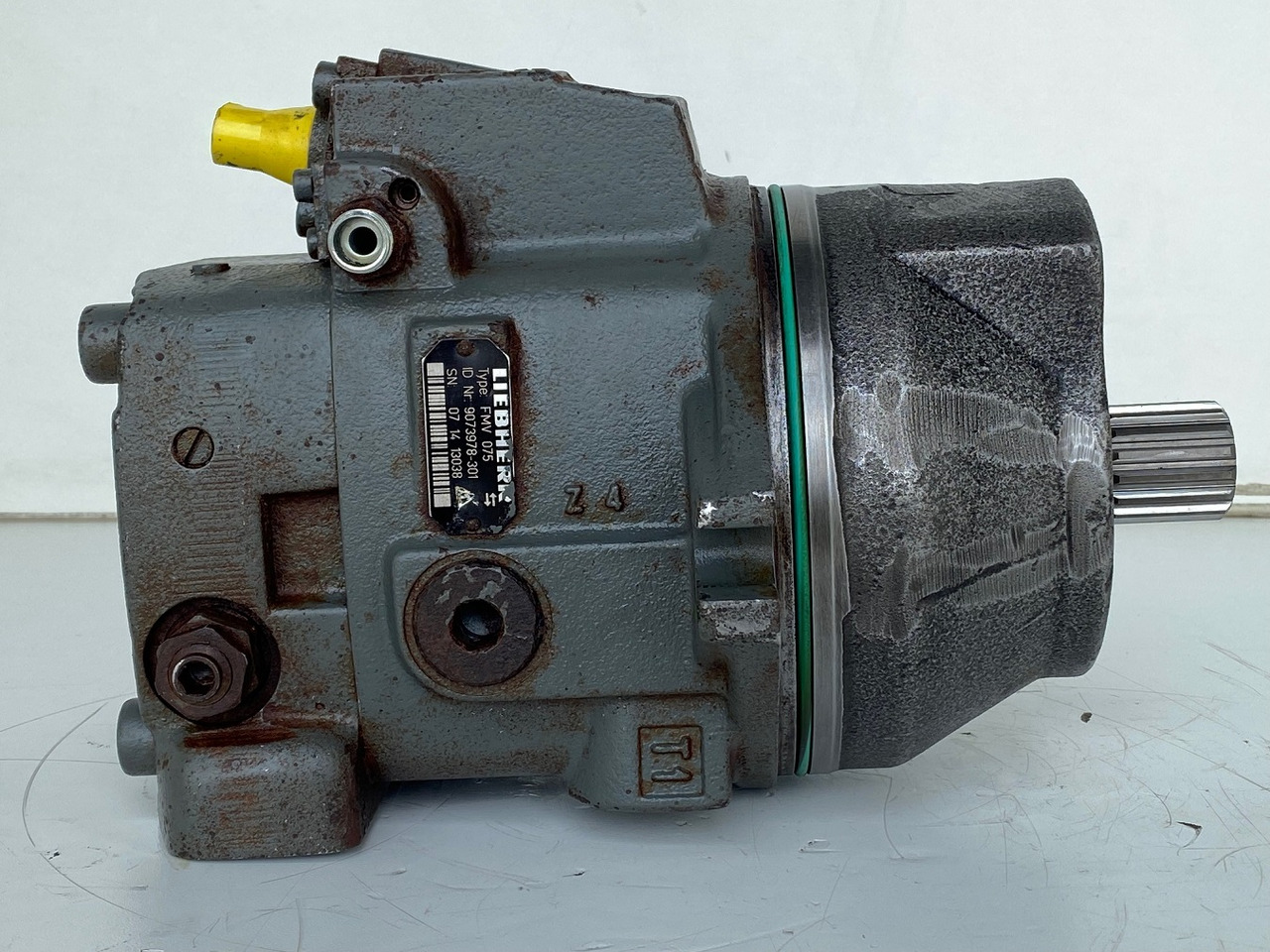 Liebherr Hydraulikeinbaumotor FMV075, ID-Nr.9073978. LOS914, LOS924, R902, R904, R912, R914, R922, R924, R924 COMP, R924 COMPA. #13038# - Hidraulični motor za Bager gusjeničar: slika Liebherr Hydraulikeinbaumotor FMV075, ID-Nr.9073978. LOS914, LOS924, R902, R904, R912, R914, R922, R924, R924 COMP, R924 COMPA. #13038# - Hidraulični motor za Bager gusjeničar Liebherr Hydraulikeinbaumotor FMV075, ID-Nr.9073978. LOS914, LOS924, R902, R904, R912, R914, R922, R924, R924 COMP, R924 COMPA. #13038# - Hidraulični motor za Bager gusjeničar: slika Liebherr Hydraulikeinbaumotor FMV075, ID-Nr.9073978. LOS914, LOS924, R902, R904, R912, R914, R922, R924, R924 COMP, R924 COMPA. #13038# - Hidraulični motor za Bager gusjeničar