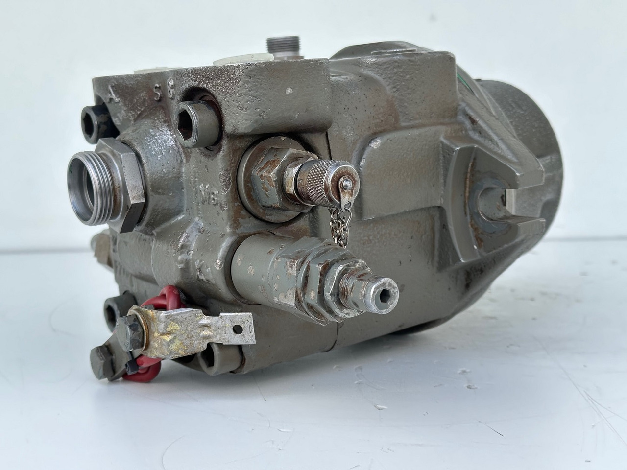 Liebherr Hydraulikeinbaumotor Typ:FMF058, ID-Nr.10122576 - ID-Nr.10145827 - ID-Nr.11371069. LOS1906, P924 COMP , R906, R906 PROTO, R916, R922, R924, R924 COMP, R926 COMP, R926 K LC. #11371069.43199# - Motor okretanja za Građevinski strojevi: slika Liebherr Hydraulikeinbaumotor Typ:FMF058, ID-Nr.10122576 - ID-Nr.10145827 - ID-Nr.11371069. LOS1906, P924 COMP , R906, R906 PROTO, R916, R922, R924, R924 COMP, R926 COMP, R926 K LC. #11371069.43199# - Motor okretanja za Građevinski strojevi Liebherr Hydraulikeinbaumotor Typ:FMF058, ID-Nr.10122576 - ID-Nr.10145827 - ID-Nr.11371069. LOS1906, P924 COMP , R906, R906 PROTO, R916, R922, R924, R924 COMP, R926 COMP, R926 K LC. #11371069.43199# - Motor okretanja za Građevinski strojevi: slika Liebherr Hydraulikeinbaumotor Typ:FMF058, ID-Nr.10122576 - ID-Nr.10145827 - ID-Nr.11371069. LOS1906, P924 COMP , R906, R906 PROTO, R916, R922, R924, R924 COMP, R926 COMP, R926 K LC. #11371069.43199# - Motor okretanja za Građevinski strojevi