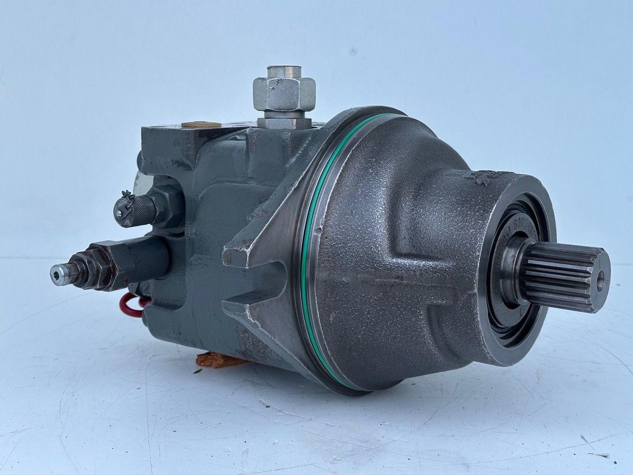 Liebherr Hydraulikeinbaumotor Typ:FMF090. ID-Nr.10139164 - ID-Nr.11371743. R946 LC, R946 LC-V, R946 NLC, R946 S-HD, R950 LC-V, R950 S-HD, R950. #11371743.11929# - Motor okretanja za Bager: slika Liebherr Hydraulikeinbaumotor Typ:FMF090. ID-Nr.10139164 - ID-Nr.11371743. R946 LC, R946 LC-V, R946 NLC, R946 S-HD, R950 LC-V, R950 S-HD, R950. #11371743.11929# - Motor okretanja za Bager Liebherr Hydraulikeinbaumotor Typ:FMF090. ID-Nr.10139164 - ID-Nr.11371743. R946 LC, R946 LC-V, R946 NLC, R946 S-HD, R950 LC-V, R950 S-HD, R950. #11371743.11929# - Motor okretanja za Bager: slika Liebherr Hydraulikeinbaumotor Typ:FMF090. ID-Nr.10139164 - ID-Nr.11371743. R946 LC, R946 LC-V, R946 NLC, R946 S-HD, R950 LC-V, R950 S-HD, R950. #11371743.11929# - Motor okretanja za Bager