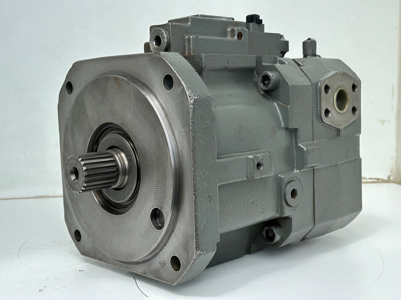 Liebherr Hydraulikverstellpumpe Typ:DPV O 165. ID-Nr.10120060 - ID-Nr.10144915. LH120 C-1103, LH120 CG-1103, LH120 M-1102. #10144915.13342# - Hidraulična pumpa za Bager na kotačima: slika Liebherr Hydraulikverstellpumpe Typ:DPV O 165. ID-Nr.10120060 - ID-Nr.10144915. LH120 C-1103, LH120 CG-1103, LH120 M-1102. #10144915.13342# - Hidraulična pumpa za Bager na kotačima Liebherr Hydraulikverstellpumpe Typ:DPV O 165. ID-Nr.10120060 - ID-Nr.10144915. LH120 C-1103, LH120 CG-1103, LH120 M-1102. #10144915.13342# - Hidraulična pumpa za Bager na kotačima: slika Liebherr Hydraulikverstellpumpe Typ:DPV O 165. ID-Nr.10120060 - ID-Nr.10144915. LH120 C-1103, LH120 CG-1103, LH120 M-1102. #10144915.13342# - Hidraulična pumpa za Bager na kotačima