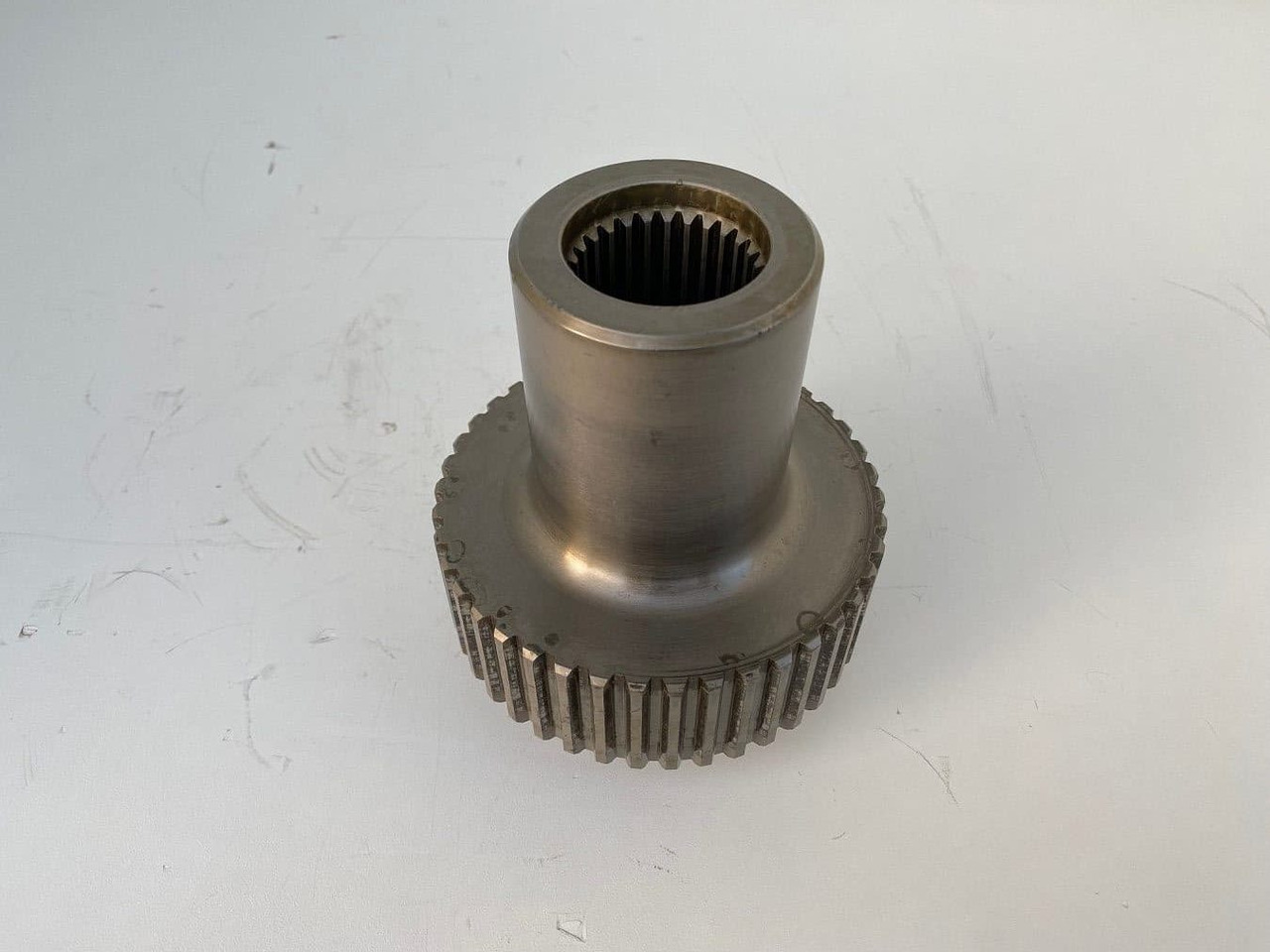 Liebherr Lamellenträger ID-Nr.968677201. FAT400E521, FAT400E511, FAT600E506, FAT600E507, FAT600E512. - Reduktor pogona za Buldožer: slika Liebherr Lamellenträger ID-Nr.968677201. FAT400E521, FAT400E511, FAT600E506, FAT600E507, FAT600E512. - Reduktor pogona za Buldožer Liebherr Lamellenträger ID-Nr.968677201. FAT400E521, FAT400E511, FAT600E506, FAT600E507, FAT600E512. - Reduktor pogona za Buldožer: slika Liebherr Lamellenträger ID-Nr.968677201. FAT400E521, FAT400E511, FAT600E506, FAT600E507, FAT600E512. - Reduktor pogona za Buldožer