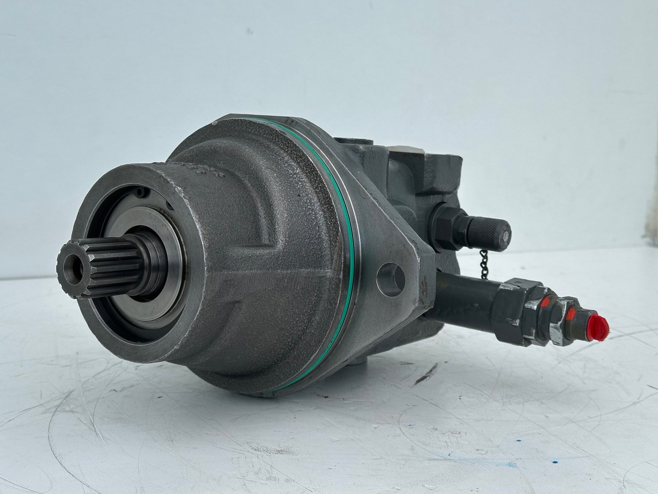 Liebherr Original Hydraulikeinbaumotor FMF045. ID-Nr.12464105. SAT250/287. LH18M, LH22C, LH22M, LH24M, LH26EC, LH26EM, LH26M. #12464105.0854# - Motor okretanja za Građevinski strojevi: slika Liebherr Original Hydraulikeinbaumotor FMF045. ID-Nr.12464105. SAT250/287. LH18M, LH22C, LH22M, LH24M, LH26EC, LH26EM, LH26M. #12464105.0854# - Motor okretanja za Građevinski strojevi Liebherr Original Hydraulikeinbaumotor FMF045. ID-Nr.12464105. SAT250/287. LH18M, LH22C, LH22M, LH24M, LH26EC, LH26EM, LH26M. #12464105.0854# - Motor okretanja za Građevinski strojevi: slika Liebherr Original Hydraulikeinbaumotor FMF045. ID-Nr.12464105. SAT250/287. LH18M, LH22C, LH22M, LH24M, LH26EC, LH26EM, LH26M. #12464105.0854# - Motor okretanja za Građevinski strojevi