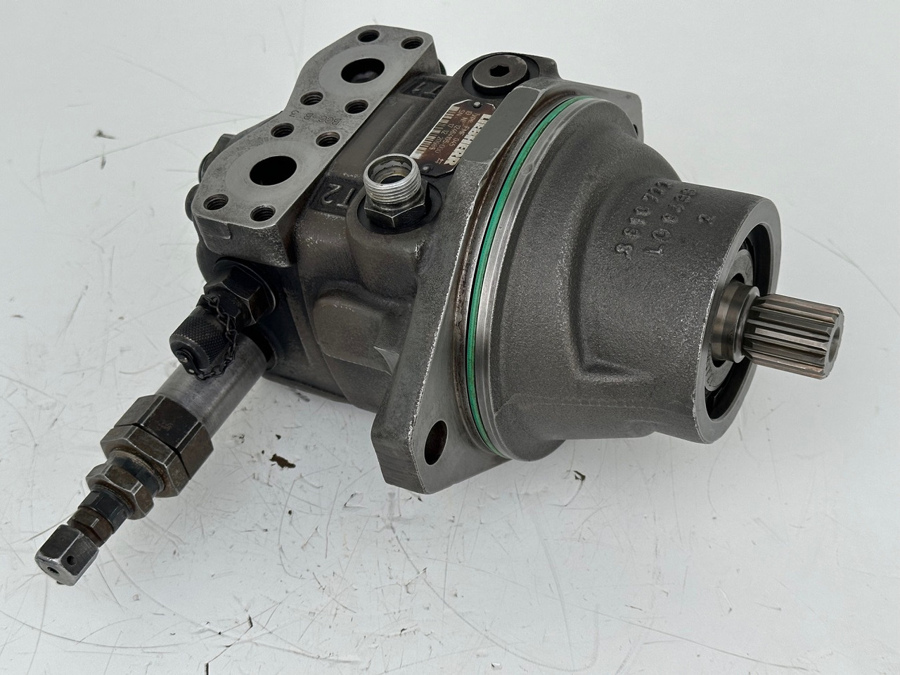 Liebherr Original Hydraulikeinbaumotor FMF045. ID-Nr.12464105. SAT250/287. LH18M, LH22C, LH22M, LH24M, LH26EC, LH26EM, LH26M. #12464105.20985# - Motor okretanja za Građevinski strojevi: slika Liebherr Original Hydraulikeinbaumotor FMF045. ID-Nr.12464105. SAT250/287. LH18M, LH22C, LH22M, LH24M, LH26EC, LH26EM, LH26M. #12464105.20985# - Motor okretanja za Građevinski strojevi Liebherr Original Hydraulikeinbaumotor FMF045. ID-Nr.12464105. SAT250/287. LH18M, LH22C, LH22M, LH24M, LH26EC, LH26EM, LH26M. #12464105.20985# - Motor okretanja za Građevinski strojevi: slika Liebherr Original Hydraulikeinbaumotor FMF045. ID-Nr.12464105. SAT250/287. LH18M, LH22C, LH22M, LH24M, LH26EC, LH26EM, LH26M. #12464105.20985# - Motor okretanja za Građevinski strojevi
