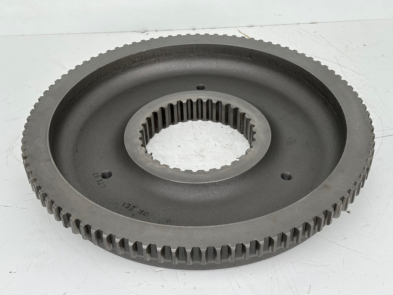 Liebherr Original Stützflansch ID-Nr.944427703. FAT500E502,FAT500E503,FAT500E517,FAT500E518,FAT500F522,FAT500F522,FAT500F528,FAT500F529.PR734,PR73605,PR7363,PR7364,PR736,RL44,RL46,RL463. #944427703.31 - Reduktor pogona za Buldožer: slika Liebherr Original Stützflansch ID-Nr.944427703. FAT500E502,FAT500E503,FAT500E517,FAT500E518,FAT500F522,FAT500F522,FAT500F528,FAT500F529.PR734,PR73605,PR7363,PR7364,PR736,RL44,RL46,RL463. #944427703.31 - Reduktor pogona za Buldožer Liebherr Original Stützflansch ID-Nr.944427703. FAT500E502,FAT500E503,FAT500E517,FAT500E518,FAT500F522,FAT500F522,FAT500F528,FAT500F529.PR734,PR73605,PR7363,PR7364,PR736,RL44,RL46,RL463. #944427703.31 - Reduktor pogona za Buldožer: slika Liebherr Original Stützflansch ID-Nr.944427703. FAT500E502,FAT500E503,FAT500E517,FAT500E518,FAT500F522,FAT500F522,FAT500F528,FAT500F529.PR734,PR73605,PR7363,PR7364,PR736,RL44,RL46,RL463. #944427703.31 - Reduktor pogona za Buldožer