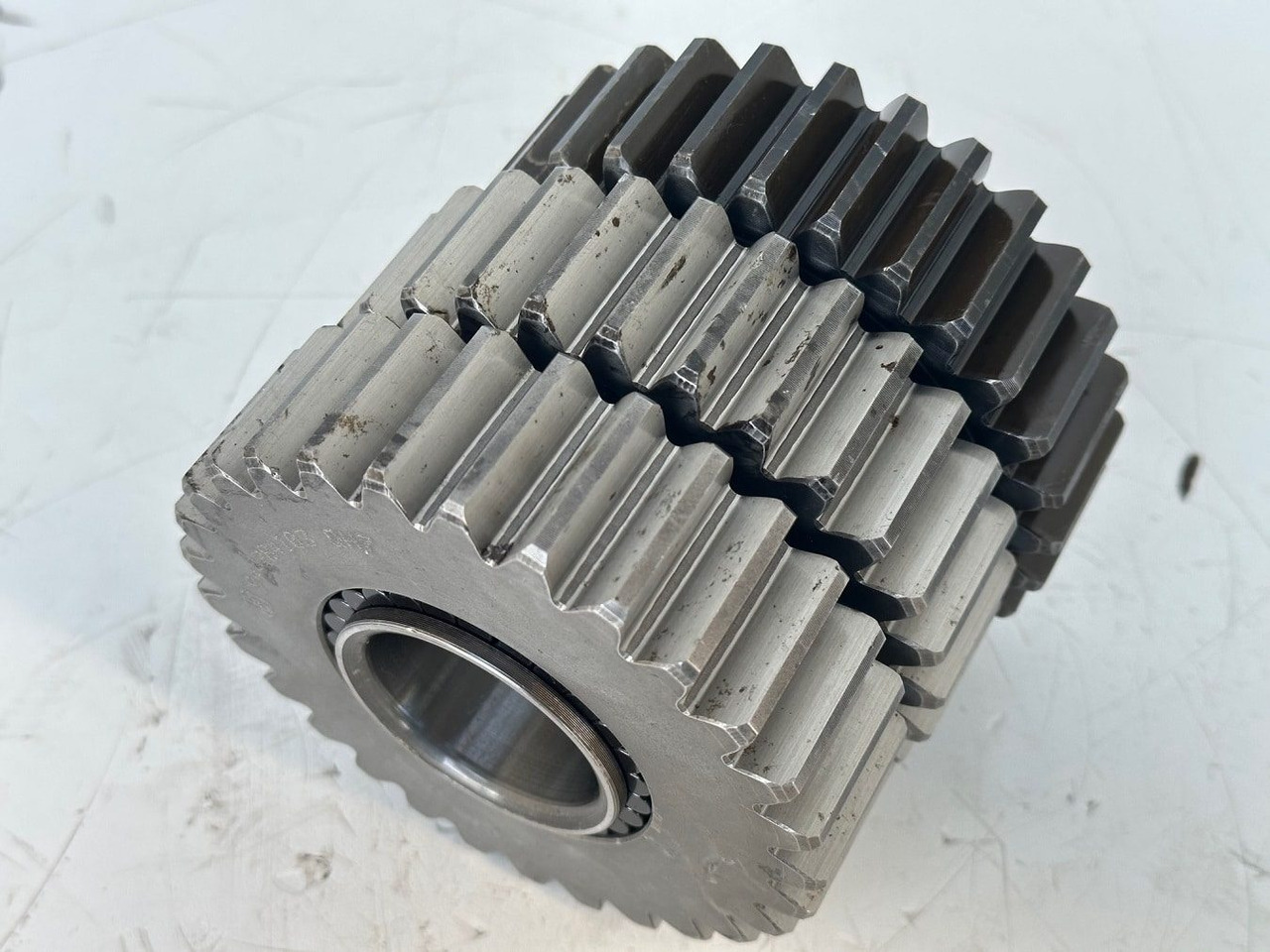 Liebherr Planetenrad ID-Nr.9442840 - ID-Nr.944284003. FAT350 - FAT350P022 - FAT350P059 - FAT350P062 - FAT350P068 - FAT350P079. LH22C, R313, R317, R900, R902, R904, R912, R914, R922, R924, R924 COMP - Reduktor pogona za Građevinski strojevi: slika Liebherr Planetenrad ID-Nr.9442840 - ID-Nr.944284003. FAT350 - FAT350P022 - FAT350P059 - FAT350P062 - FAT350P068 - FAT350P079. LH22C, R313, R317, R900, R902, R904, R912, R914, R922, R924, R924 COMP - Reduktor pogona za Građevinski strojevi Liebherr Planetenrad ID-Nr.9442840 - ID-Nr.944284003. FAT350 - FAT350P022 - FAT350P059 - FAT350P062 - FAT350P068 - FAT350P079. LH22C, R313, R317, R900, R902, R904, R912, R914, R922, R924, R924 COMP - Reduktor pogona za Građevinski strojevi: slika Liebherr Planetenrad ID-Nr.9442840 - ID-Nr.944284003. FAT350 - FAT350P022 - FAT350P059 - FAT350P062 - FAT350P068 - FAT350P079. LH22C, R313, R317, R900, R902, R904, R912, R914, R922, R924, R924 COMP - Reduktor pogona za Građevinski strojevi