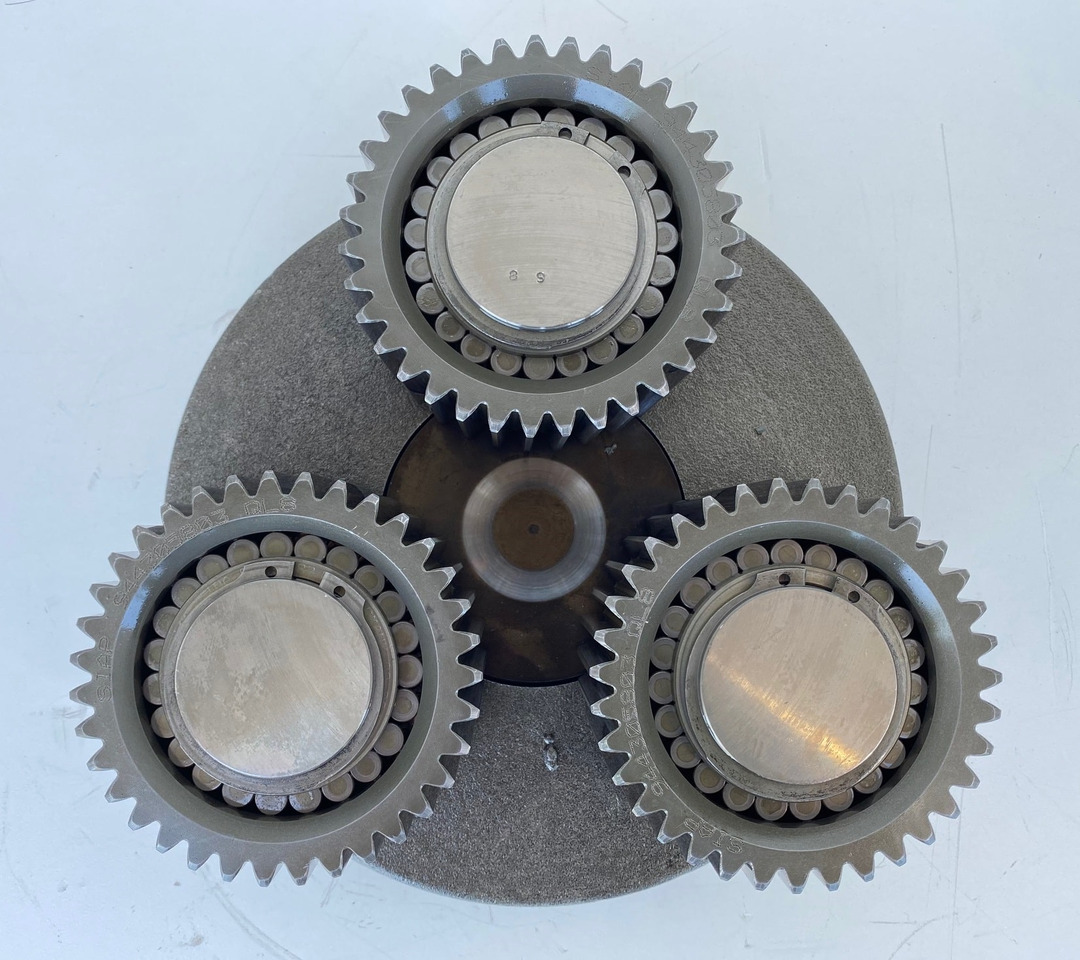 Liebherr Planetenträger ID-Nr.970559601 mit Planetenrad ID-Nr.944305703 - ID-Nr.90213986. A900,A904,A913 COMP,A914 COMP,A914,A916 COMP,A916,A918 COMP,A918,A920,A922 RAIL A924 RAIL,LH18,LH22,LH24,LH2 - Motor okretanja za Građevinski strojevi: slika Liebherr Planetenträger ID-Nr.970559601 mit Planetenrad ID-Nr.944305703 - ID-Nr.90213986. A900,A904,A913 COMP,A914 COMP,A914,A916 COMP,A916,A918 COMP,A918,A920,A922 RAIL A924 RAIL,LH18,LH22,LH24,LH2 - Motor okretanja za Građevinski strojevi Liebherr Planetenträger ID-Nr.970559601 mit Planetenrad ID-Nr.944305703 - ID-Nr.90213986. A900,A904,A913 COMP,A914 COMP,A914,A916 COMP,A916,A918 COMP,A918,A920,A922 RAIL A924 RAIL,LH18,LH22,LH24,LH2 - Motor okretanja za Građevinski strojevi: slika Liebherr Planetenträger ID-Nr.970559601 mit Planetenrad ID-Nr.944305703 - ID-Nr.90213986. A900,A904,A913 COMP,A914 COMP,A914,A916 COMP,A916,A918 COMP,A918,A920,A922 RAIL A924 RAIL,LH18,LH22,LH24,LH2 - Motor okretanja za Građevinski strojevi