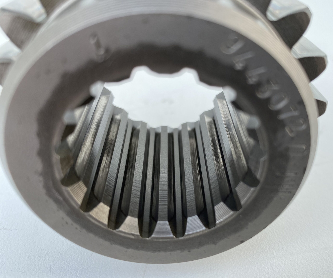 Motor okretanja za Građevinski strojevi Liebherr Sonnenrad ID-Nr.9443072. SAT300/213 - SAT300/225. A900 C-LI, A944 B-LI, E942,LOS942,LOS944,P942,P944,R942,R944, R944B. #WH#: slika Motor okretanja za Građevinski strojevi Liebherr Sonnenrad ID-Nr.9443072. SAT300/213 - SAT300/225. A900 C-LI, A944 B-LI, E942,LOS942,LOS944,P942,P944,R942,R944, R944B. #WH# Motor okretanja za Građevinski strojevi Liebherr Sonnenrad ID-Nr.9443072. SAT300/213 - SAT300/225. A900 C-LI, A944 B-LI, E942,LOS942,LOS944,P942,P944,R942,R944, R944B. #WH#: slika Motor okretanja za Građevinski strojevi Liebherr Sonnenrad ID-Nr.9443072. SAT300/213 - SAT300/225. A900 C-LI, A944 B-LI, E942,LOS942,LOS944,P942,P944,R942,R944, R944B. #WH#