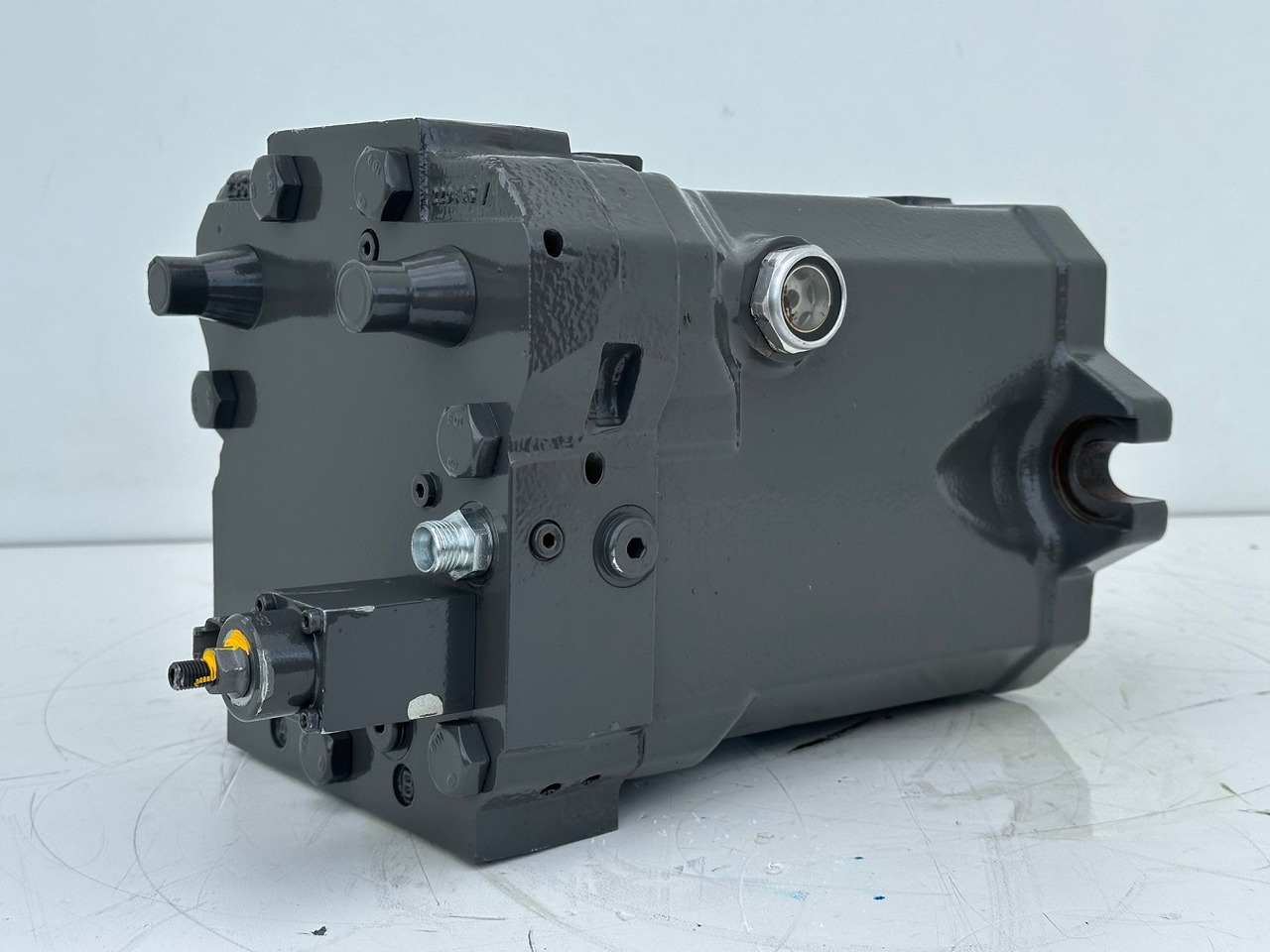 Linde Verstellmotor-Axialkolbenmotor Typ:HMV135-02 2710. #HMV135-02.2710# - Hidraulični motor: slika Linde Verstellmotor-Axialkolbenmotor Typ:HMV135-02 2710. #HMV135-02.2710# - Hidraulični motor Linde Verstellmotor-Axialkolbenmotor Typ:HMV135-02 2710. #HMV135-02.2710# - Hidraulični motor: slika Linde Verstellmotor-Axialkolbenmotor Typ:HMV135-02 2710. #HMV135-02.2710# - Hidraulični motor