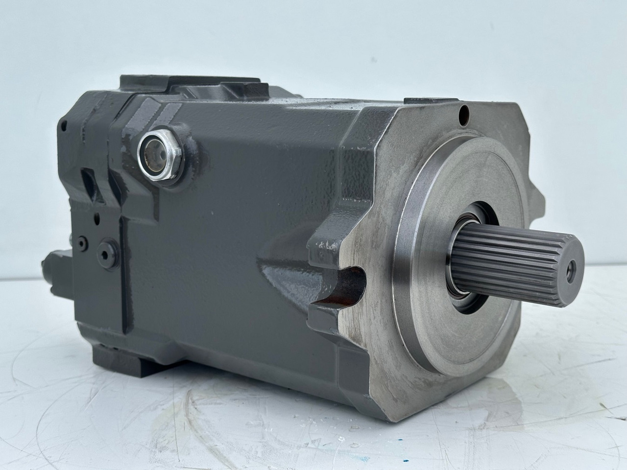 Linde Verstellmotor-Axialkolbenmotor Typ:HMV135-02 2710. #HMV135-02.2710# - Hidraulični motor: slika Linde Verstellmotor-Axialkolbenmotor Typ:HMV135-02 2710. #HMV135-02.2710# - Hidraulični motor Linde Verstellmotor-Axialkolbenmotor Typ:HMV135-02 2710. #HMV135-02.2710# - Hidraulični motor: slika Linde Verstellmotor-Axialkolbenmotor Typ:HMV135-02 2710. #HMV135-02.2710# - Hidraulični motor