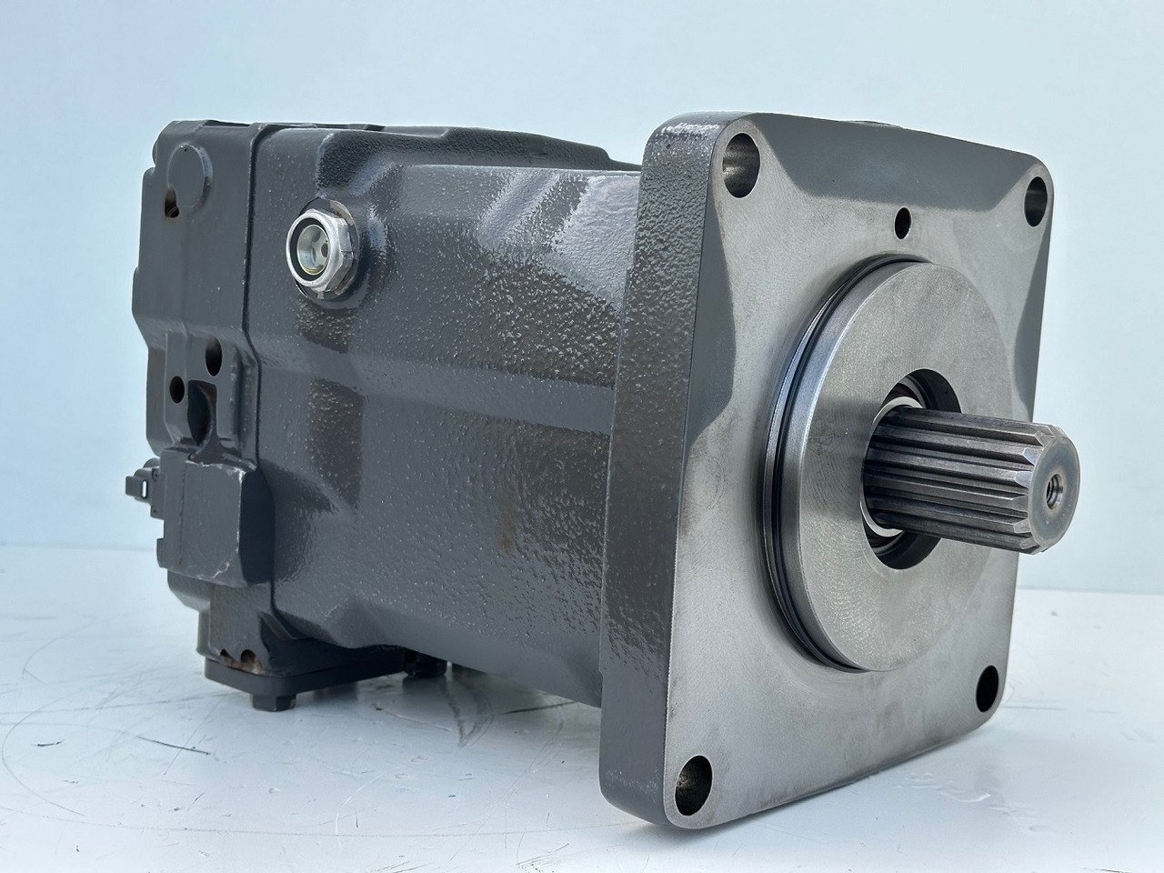 Linde Verstellmotor-Axialkolbenmotor Typ:HMV210-02 2532. #HMV210-02.2532# - Hidraulični motor: slika Linde Verstellmotor-Axialkolbenmotor Typ:HMV210-02 2532. #HMV210-02.2532# - Hidraulični motor Linde Verstellmotor-Axialkolbenmotor Typ:HMV210-02 2532. #HMV210-02.2532# - Hidraulični motor: slika Linde Verstellmotor-Axialkolbenmotor Typ:HMV210-02 2532. #HMV210-02.2532# - Hidraulični motor
