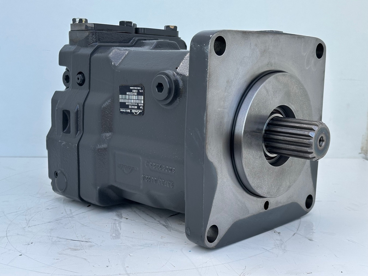 Linde Verstellmotor-Axialkolbenmotor Typ:HMV210-02 2532. #HMV210-02.2532# - Hidraulični motor: slika Linde Verstellmotor-Axialkolbenmotor Typ:HMV210-02 2532. #HMV210-02.2532# - Hidraulični motor Linde Verstellmotor-Axialkolbenmotor Typ:HMV210-02 2532. #HMV210-02.2532# - Hidraulični motor: slika Linde Verstellmotor-Axialkolbenmotor Typ:HMV210-02 2532. #HMV210-02.2532# - Hidraulični motor