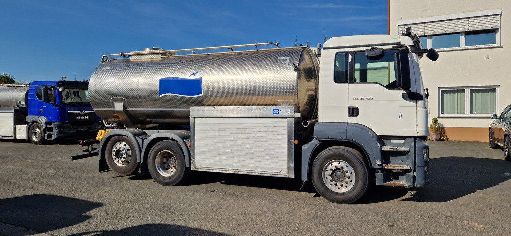 MAN TGS 26.420 6x2 (Nr. 6045) - Kamion cisterna: slika MAN TGS 26.420 6x2 (Nr. 6045) - Kamion cisterna MAN TGS 26.420 6x2 (Nr. 6045) - Kamion cisterna: slika MAN TGS 26.420 6x2 (Nr. 6045) - Kamion cisterna