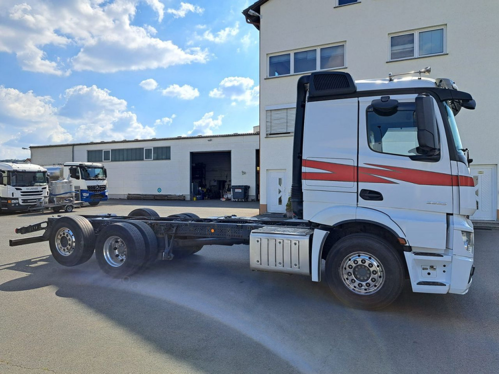 Mercedes Benz 2553 Actros 6x2 (Nr. 5804) - Kamion-šasija: slika Mercedes Benz 2553 Actros 6x2 (Nr. 5804) - Kamion-šasija Mercedes Benz 2553 Actros 6x2 (Nr. 5804) - Kamion-šasija: slika Mercedes Benz 2553 Actros 6x2 (Nr. 5804) - Kamion-šasija