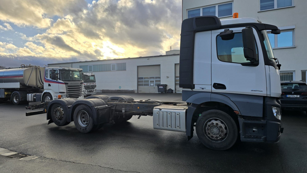 Mercedes Benz Actros 2642 Fahrgestell ohne Aufbau (Nr. 5800) - Kamion-šasija: slika Mercedes Benz Actros 2642 Fahrgestell ohne Aufbau (Nr. 5800) - Kamion-šasija Mercedes Benz Actros 2642 Fahrgestell ohne Aufbau (Nr. 5800) - Kamion-šasija: slika Mercedes Benz Actros 2642 Fahrgestell ohne Aufbau (Nr. 5800) - Kamion-šasija