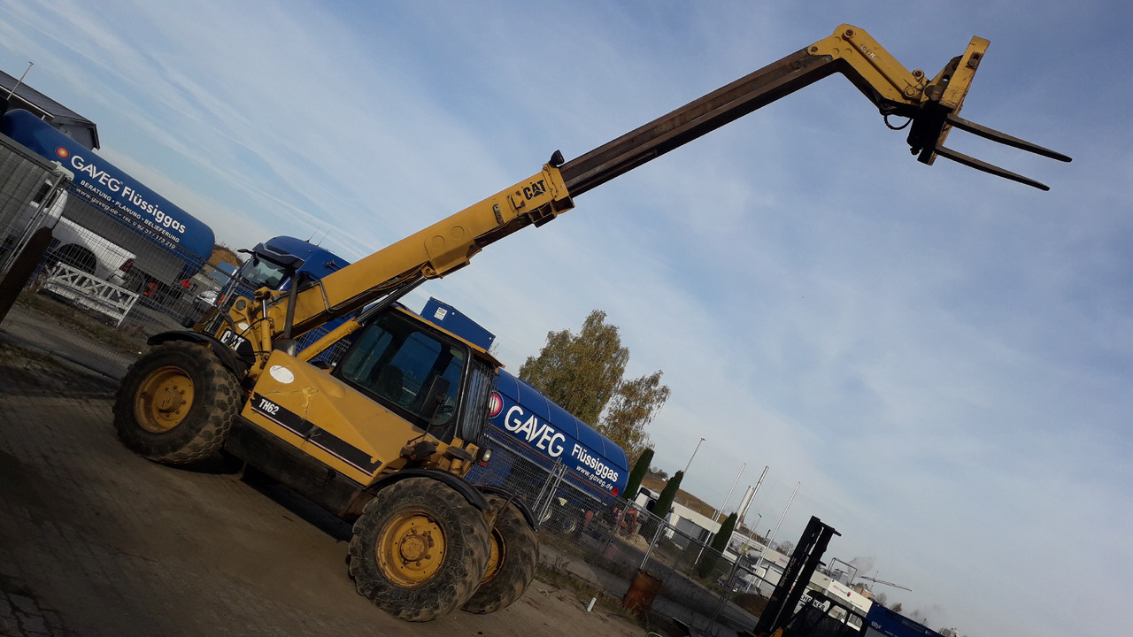 CATERPILLAR TH62 - Utovarivač na kotačima: slika CATERPILLAR TH62 - Utovarivač na kotačima CATERPILLAR TH62 - Utovarivač na kotačima: slika CATERPILLAR TH62 - Utovarivač na kotačima