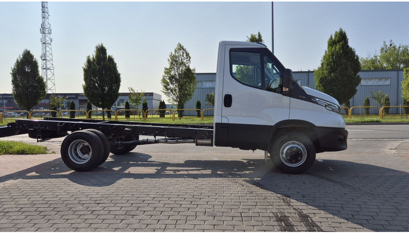Iveco Daily 70C18 - nowe! - Kamion-šasija: slika Iveco Daily 70C18 - nowe! - Kamion-šasija Iveco Daily 70C18 - nowe! - Kamion-šasija: slika Iveco Daily 70C18 - nowe! - Kamion-šasija
