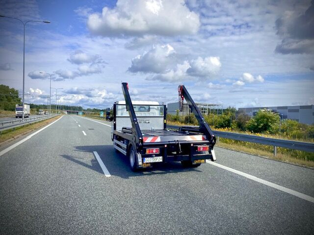 Mitsubishi Fuso 9C18 bramowiec BR6 - Utovarivač s proklizavajućim upravljanjem: slika Mitsubishi Fuso 9C18 bramowiec BR6 - Utovarivač s proklizavajućim upravljanjem Mitsubishi Fuso 9C18 bramowiec BR6 - Utovarivač s proklizavajućim upravljanjem: slika Mitsubishi Fuso 9C18 bramowiec BR6 - Utovarivač s proklizavajućim upravljanjem