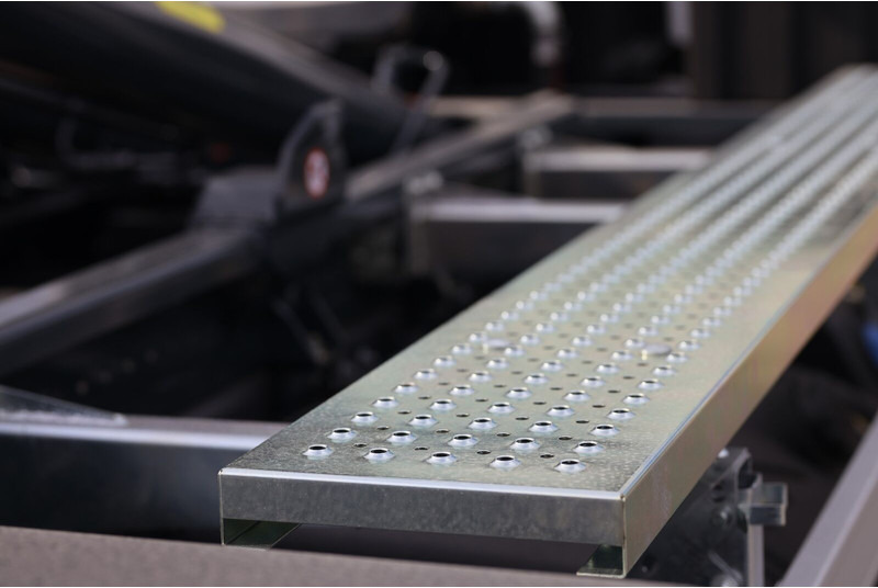 Renault D 18 HIGH P - Kamion s kukastom dizalicom: slika Renault D 18 HIGH P - Kamion s kukastom dizalicom Renault D 18 HIGH P - Kamion s kukastom dizalicom: slika Renault D 18 HIGH P - Kamion s kukastom dizalicom