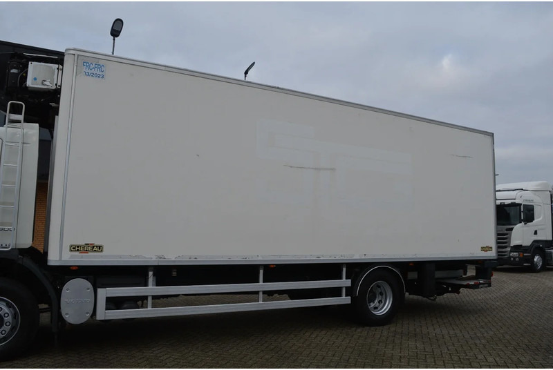 Volvo * EURO5 * CARRIER SUPRA 950MT * 4X2 * - Kamion hladnjača: slika Volvo * EURO5 * CARRIER SUPRA 950MT * 4X2 * - Kamion hladnjača Volvo * EURO5 * CARRIER SUPRA 950MT * 4X2 * - Kamion hladnjača: slika Volvo * EURO5 * CARRIER SUPRA 950MT * 4X2 * - Kamion hladnjača