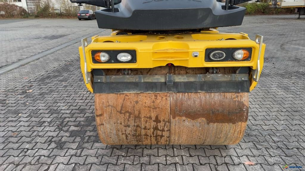 Bomag BW 154 AP-4v AM - Cestovni valjak: slika Bomag BW 154 AP-4v AM - Cestovni valjak Bomag BW 154 AP-4v AM - Cestovni valjak: slika Bomag BW 154 AP-4v AM - Cestovni valjak