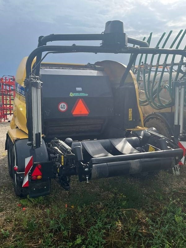 New Holland RB 135 Ultra - Rolo balirka: slika New Holland RB 135 Ultra - Rolo balirka New Holland RB 135 Ultra - Rolo balirka: slika New Holland RB 135 Ultra - Rolo balirka