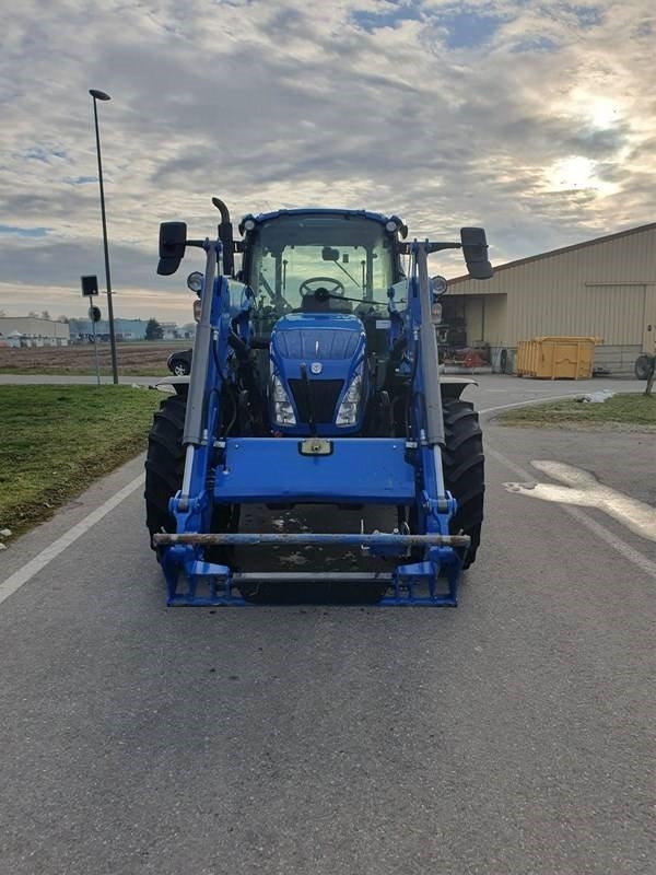 New Holland T 5.115 - Traktor: slika New Holland T 5.115 - Traktor New Holland T 5.115 - Traktor: slika New Holland T 5.115 - Traktor