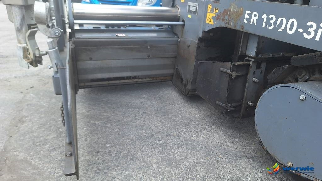 Finišer za asfalt Vögele SUPER 1300-3i: slika Finišer za asfalt Vögele SUPER 1300-3i Finišer za asfalt Vögele SUPER 1300-3i: slika Finišer za asfalt Vögele SUPER 1300-3i