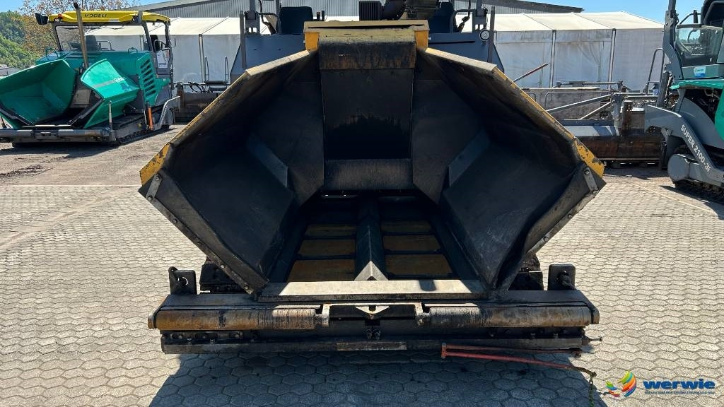 Volvo ABG TITAN 5820 - Finišer za asfalt: slika Volvo ABG TITAN 5820 - Finišer za asfalt Volvo ABG TITAN 5820 - Finišer za asfalt: slika Volvo ABG TITAN 5820 - Finišer za asfalt