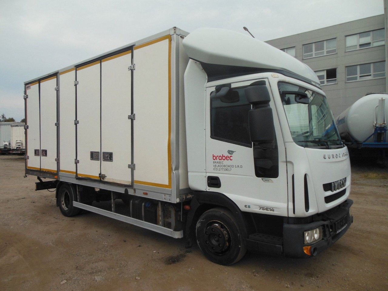 Iveco EUROCARGO 75E14 - Dostavno vozilo sa zatvorenim sandukom: slika Iveco EUROCARGO 75E14 - Dostavno vozilo sa zatvorenim sandukom Iveco EUROCARGO 75E14 - Dostavno vozilo sa zatvorenim sandukom: slika Iveco EUROCARGO 75E14 - Dostavno vozilo sa zatvorenim sandukom
