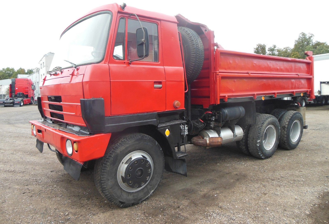 Tatra T 815, 6x6 - Kiper: slika  Tatra T 815, 6x6 - Kiper Tatra T 815, 6x6 - Kiper: slika  Tatra T 815, 6x6 - Kiper