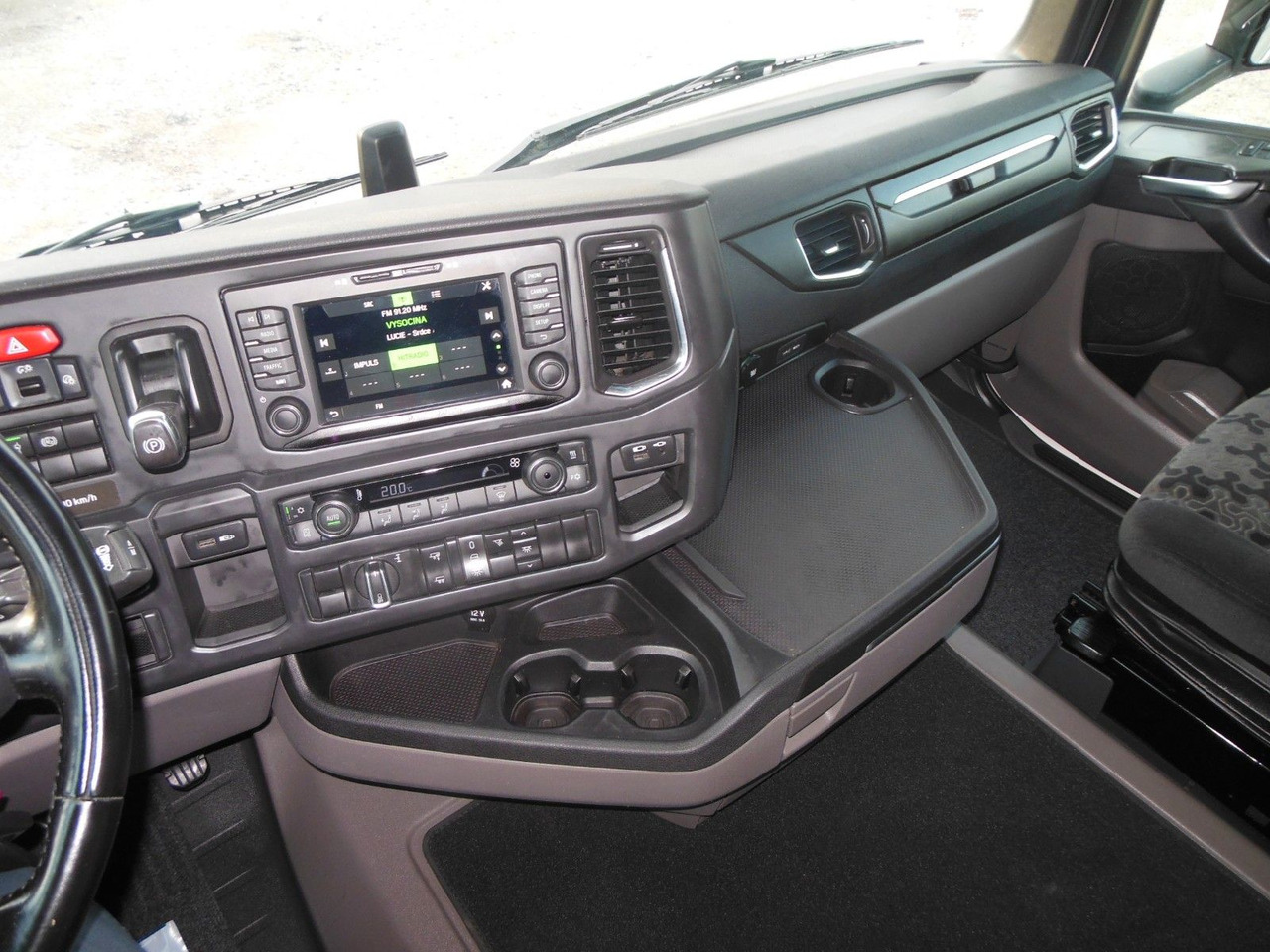 Tegljač Scania R 410, STANDART, RETARDER, STANDKLIMA, TOP!!!: slika Tegljač Scania R 410, STANDART, RETARDER, STANDKLIMA, TOP!!!