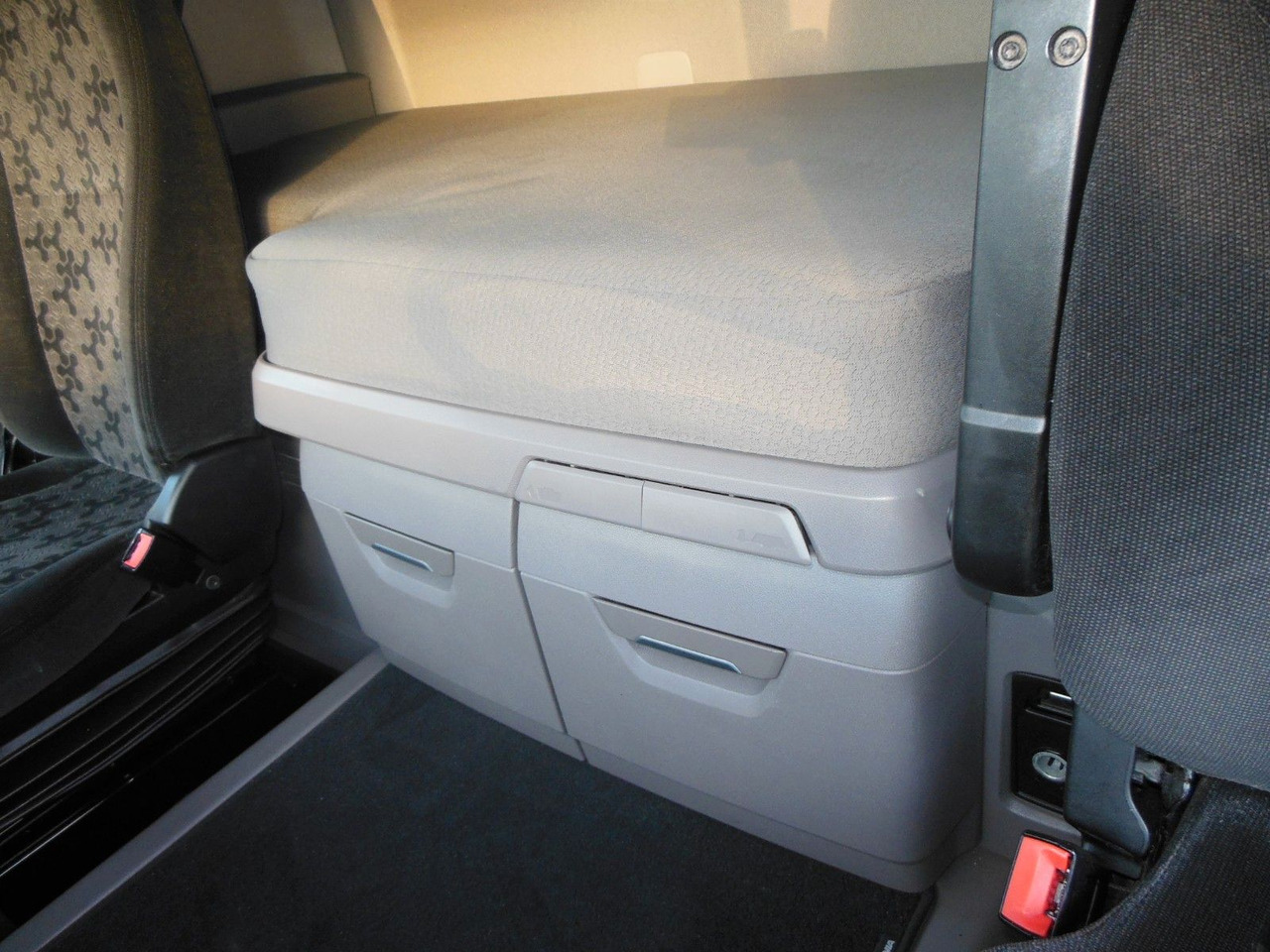 Tegljač Scania R 410, STANDART, RETARDER, STANDKLIMA, TOP!!!: slika Tegljač Scania R 410, STANDART, RETARDER, STANDKLIMA, TOP!!!