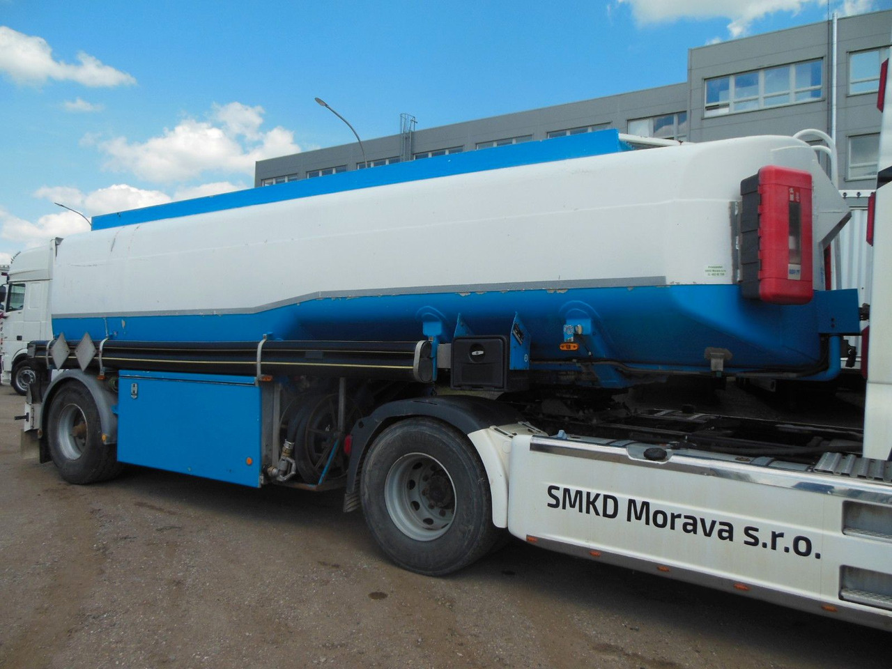 WILLIG/HALLER/HLS 240.45/2,NPC 04, 4 KAMMER - Poluprikolica cisterna: slika WILLIG/HALLER/HLS 240.45/2,NPC 04, 4 KAMMER - Poluprikolica cisterna WILLIG/HALLER/HLS 240.45/2,NPC 04, 4 KAMMER - Poluprikolica cisterna: slika WILLIG/HALLER/HLS 240.45/2,NPC 04, 4 KAMMER - Poluprikolica cisterna