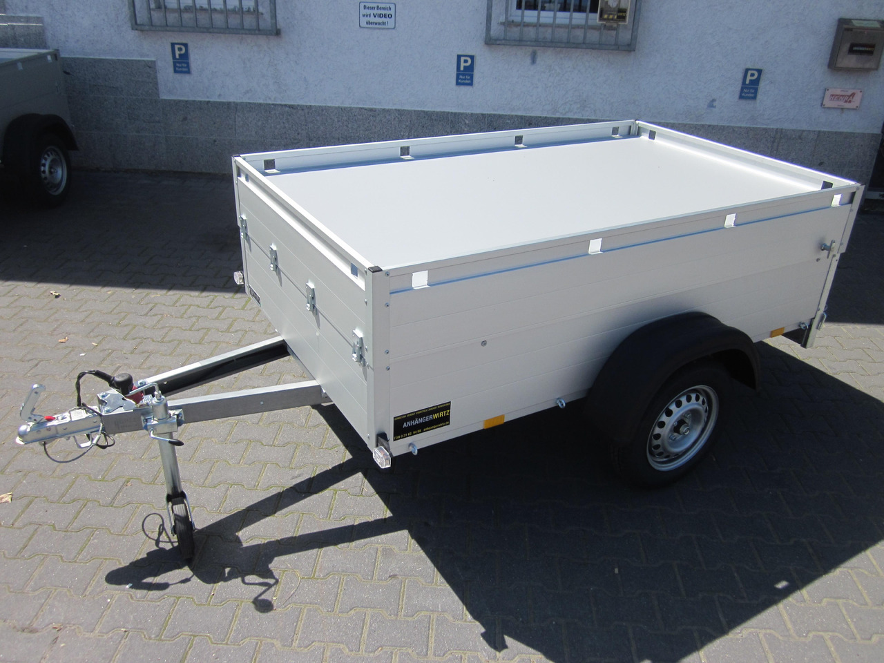 ALUBOXX Deckelanhänger GT 750 HT 211x126x48cm (XS) 750kg - Auto prikolica: slika ALUBOXX Deckelanhänger GT 750 HT 211x126x48cm (XS) 750kg - Auto prikolica ALUBOXX Deckelanhänger GT 750 HT 211x126x48cm (XS) 750kg - Auto prikolica: slika ALUBOXX Deckelanhänger GT 750 HT 211x126x48cm (XS) 750kg - Auto prikolica