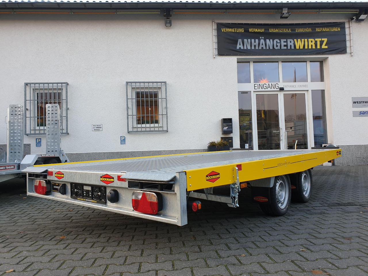 Böckmann AH 4320/35 430x208cm easyload ankipbar Aluboden 3500kg - Prikolica za prijevoz automobila: slika Böckmann AH 4320/35 430x208cm easyload ankipbar Aluboden 3500kg - Prikolica za prijevoz automobila Böckmann AH 4320/35 430x208cm easyload ankipbar Aluboden 3500kg - Prikolica za prijevoz automobila: slika Böckmann AH 4320/35 430x208cm easyload ankipbar Aluboden 3500kg - Prikolica za prijevoz automobila