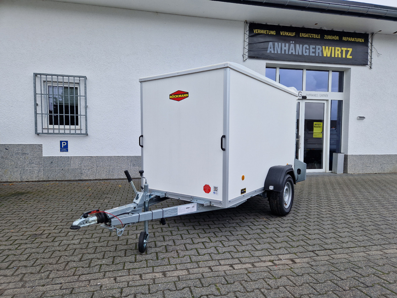 Böckmann Koffer KT 2513/135 F 251x130x150cm weiß Heckrampe V Deichsel 1350kg - Prikolica sa zatvorenim sandukom: slika Böckmann Koffer KT 2513/135 F 251x130x150cm weiß Heckrampe V Deichsel 1350kg - Prikolica sa zatvorenim sandukom Böckmann Koffer KT 2513/135 F 251x130x150cm weiß Heckrampe V Deichsel 1350kg - Prikolica sa zatvorenim sandukom: slika Böckmann Koffer KT 2513/135 F 251x130x150cm weiß Heckrampe V Deichsel 1350kg - Prikolica sa zatvorenim sandukom