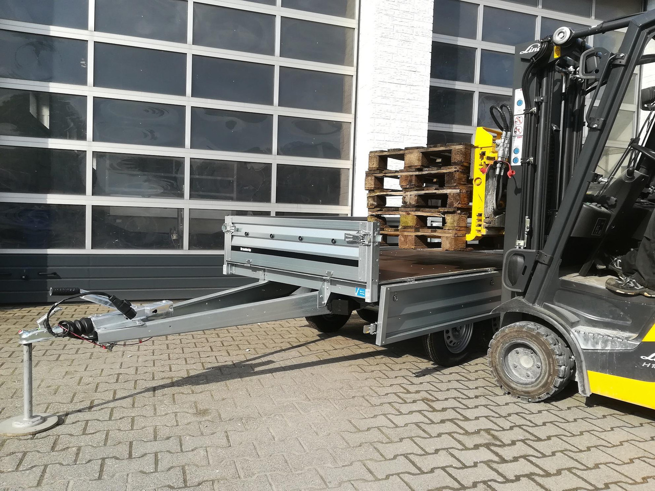 Brenderup 3251 STB 1000 Tandemachse 250x142x35cm (S) 13" 1000kg Januar Aktion - Prikolica plato/ Otvoreni sanduk: slika Brenderup 3251 STB 1000 Tandemachse 250x142x35cm (S) 13" 1000kg Januar Aktion - Prikolica plato/ Otvoreni sanduk Brenderup 3251 STB 1000 Tandemachse 250x142x35cm (S) 13" 1000kg Januar Aktion - Prikolica plato/ Otvoreni sanduk: slika Brenderup 3251 STB 1000 Tandemachse 250x142x35cm (S) 13" 1000kg Januar Aktion - Prikolica plato/ Otvoreni sanduk